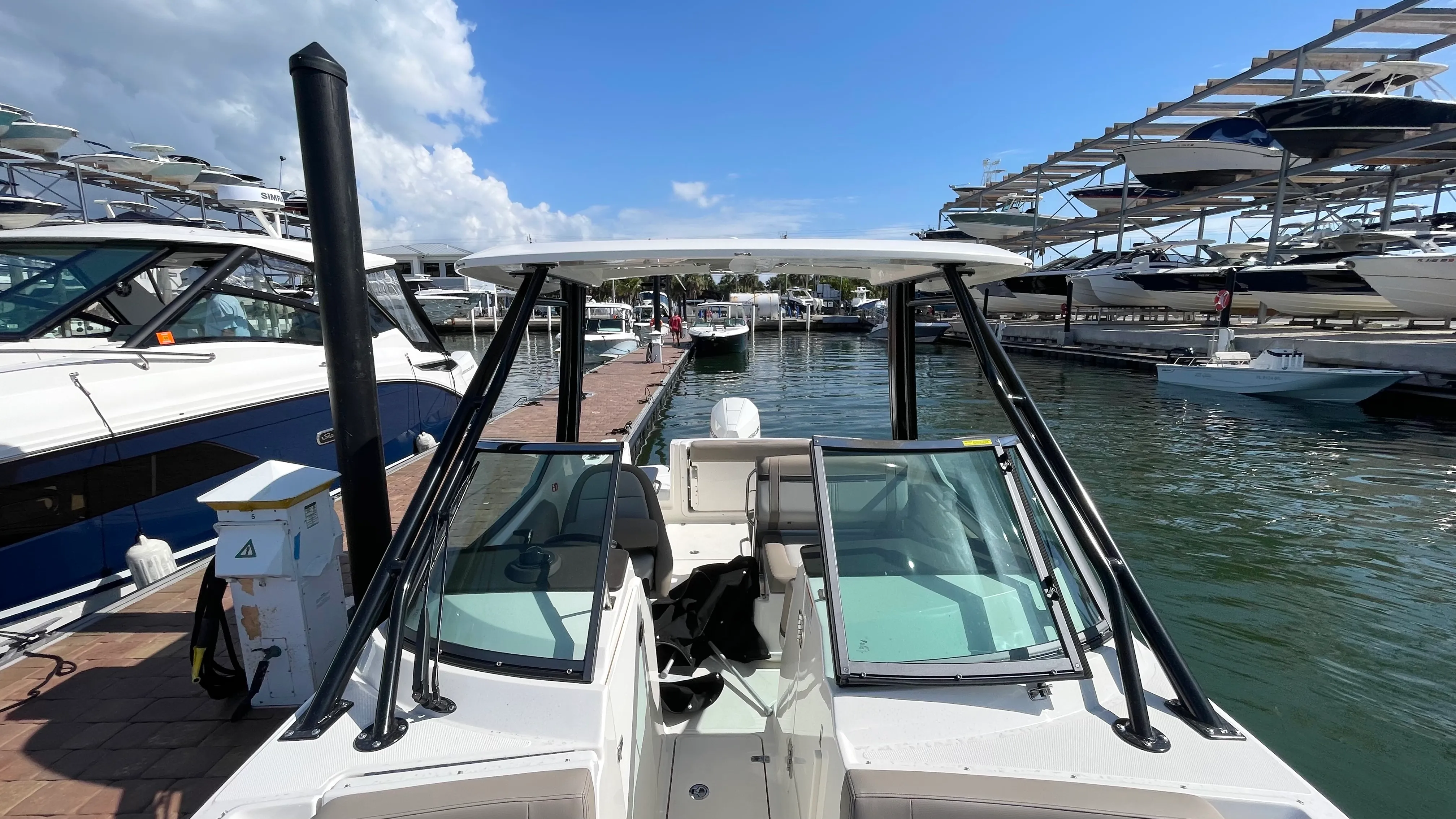 2026 Boston Whaler 240 Vantage Image Thumbnail #24