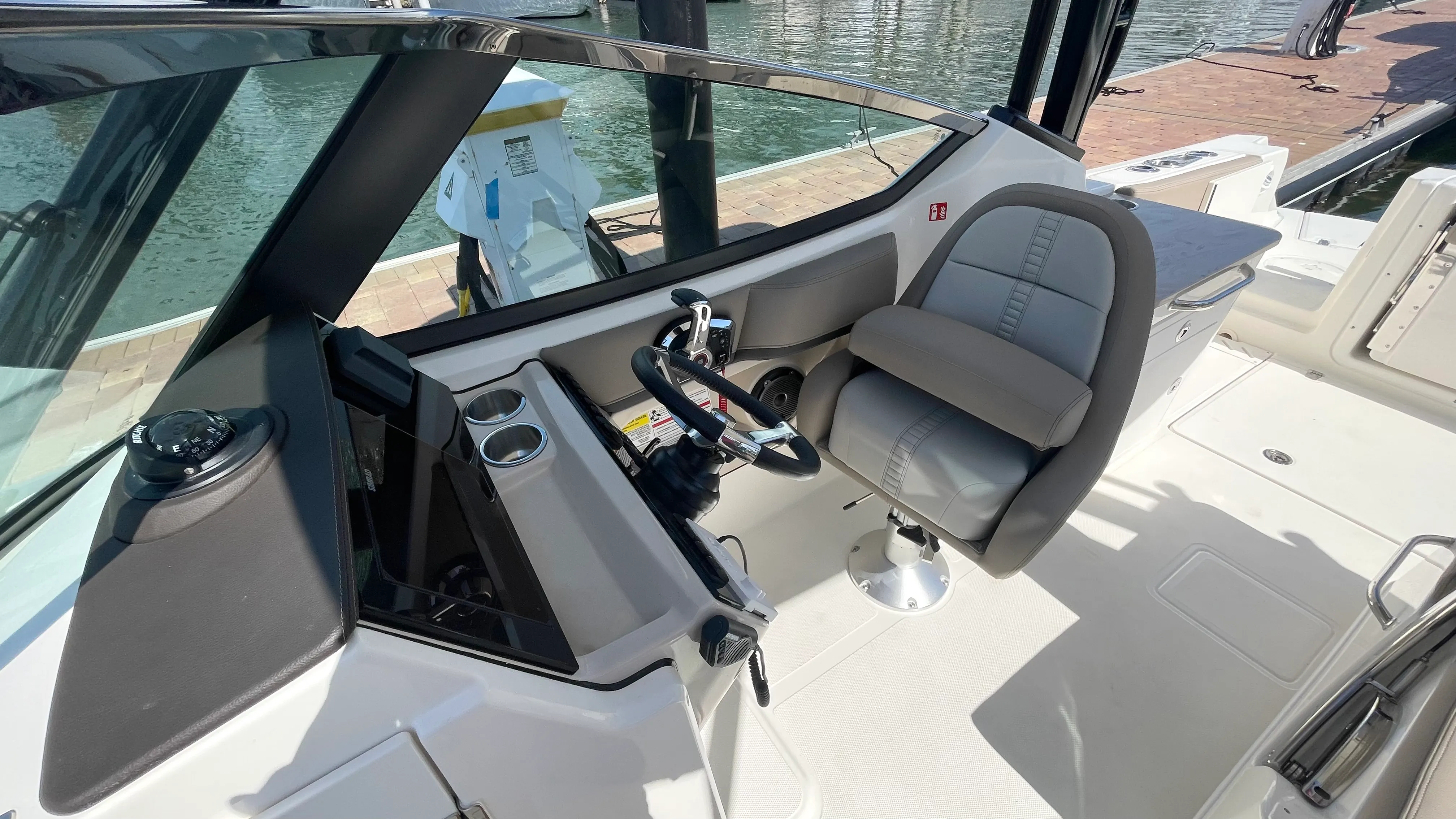 2026 Boston Whaler 240 Vantage Image Thumbnail #14