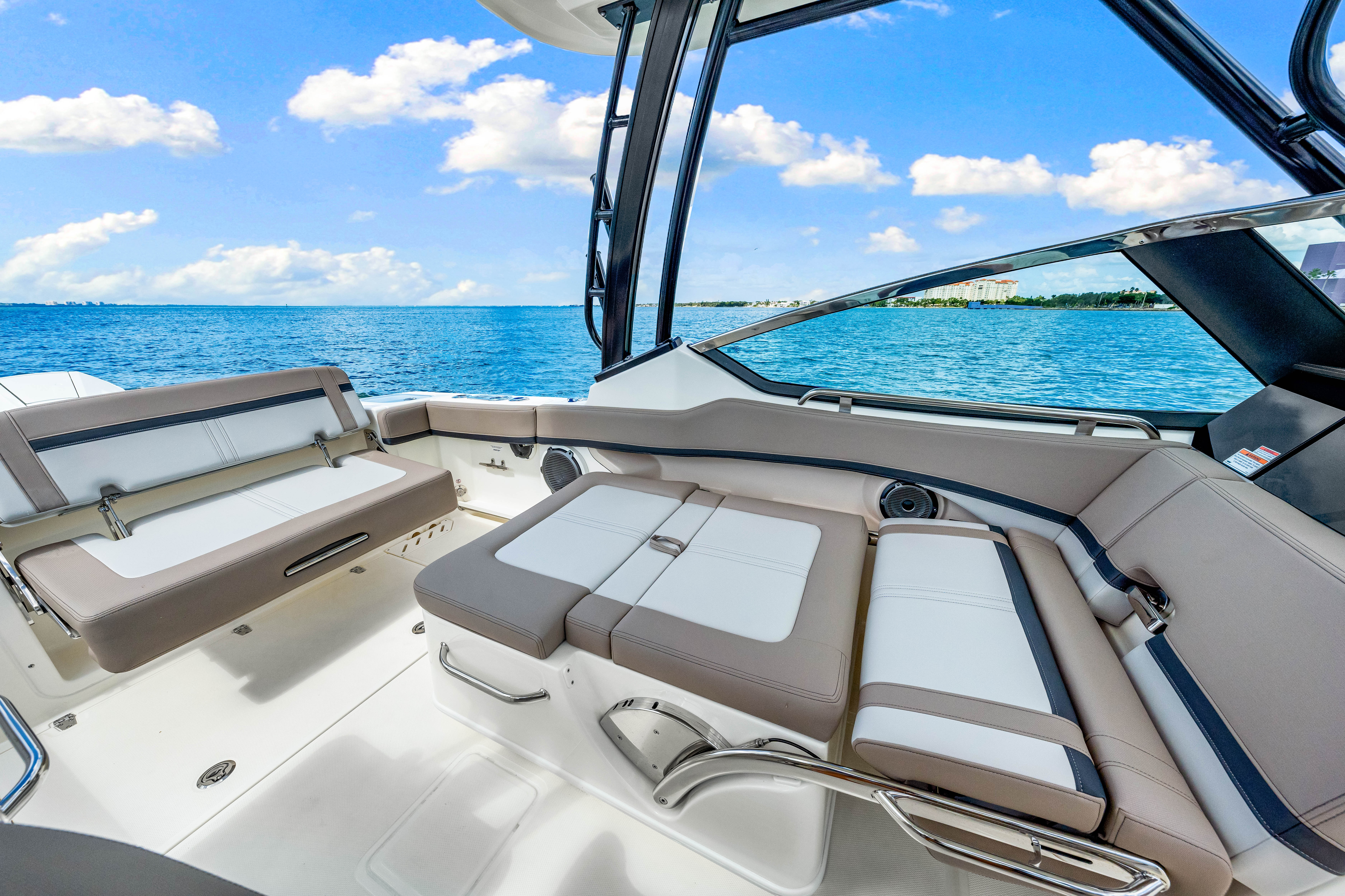 2026 Boston Whaler 240 Vantage Image Thumbnail #22