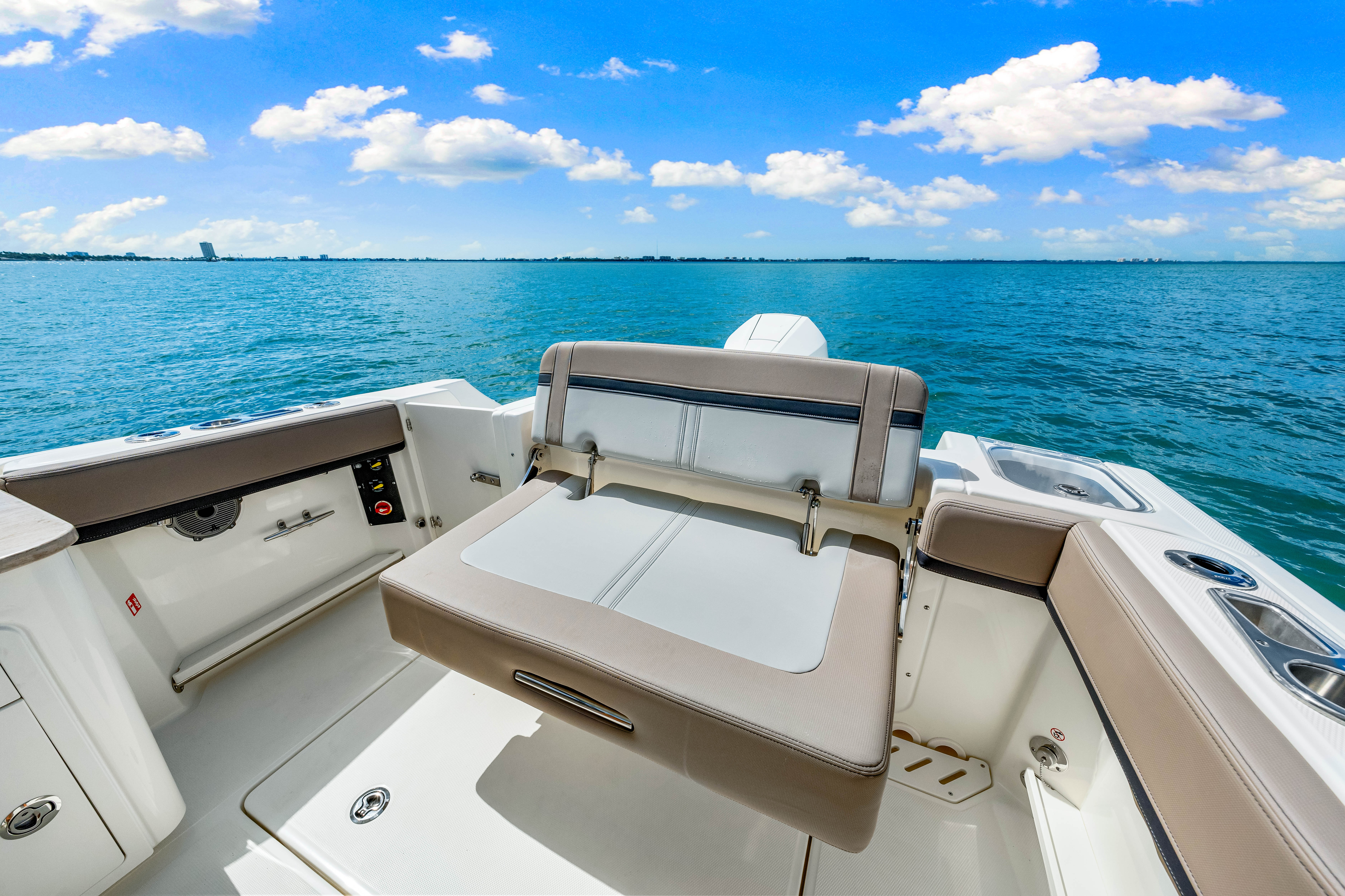 2026 Boston Whaler 240 Vantage Image Thumbnail #21
