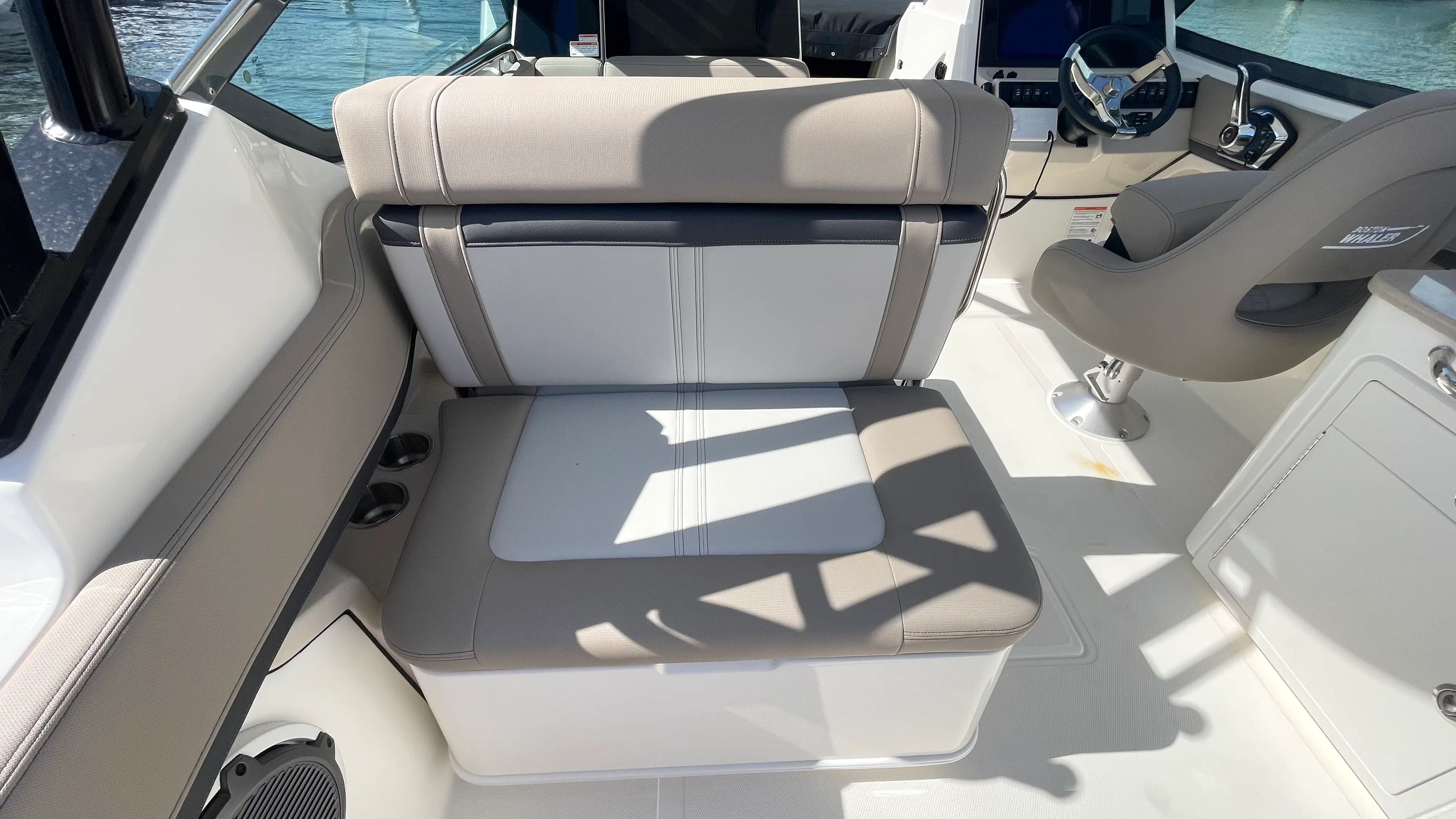 2026 Boston Whaler 240 Vantage Image Thumbnail #6