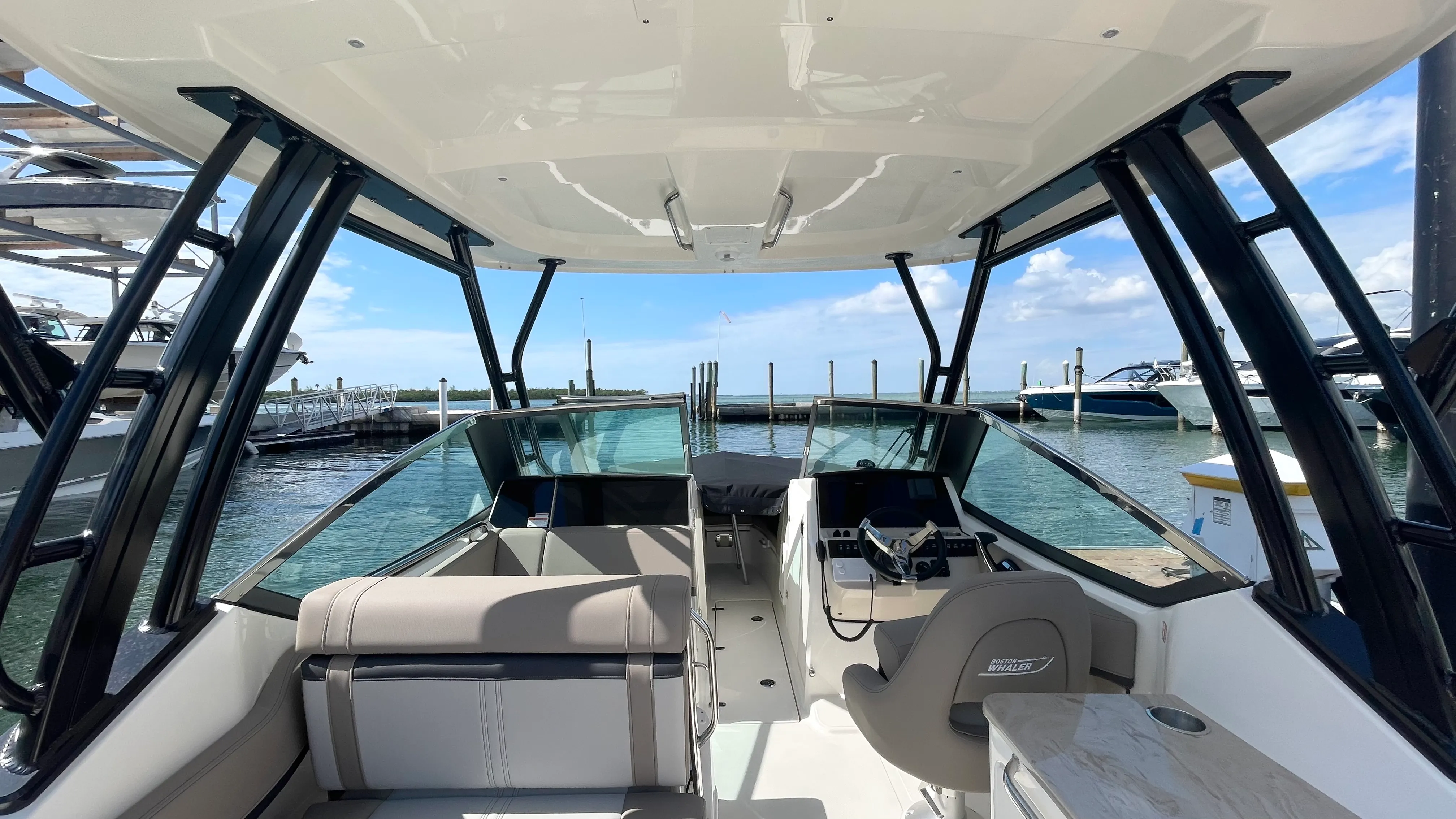 2026 Boston Whaler 240 Vantage Image Thumbnail #12