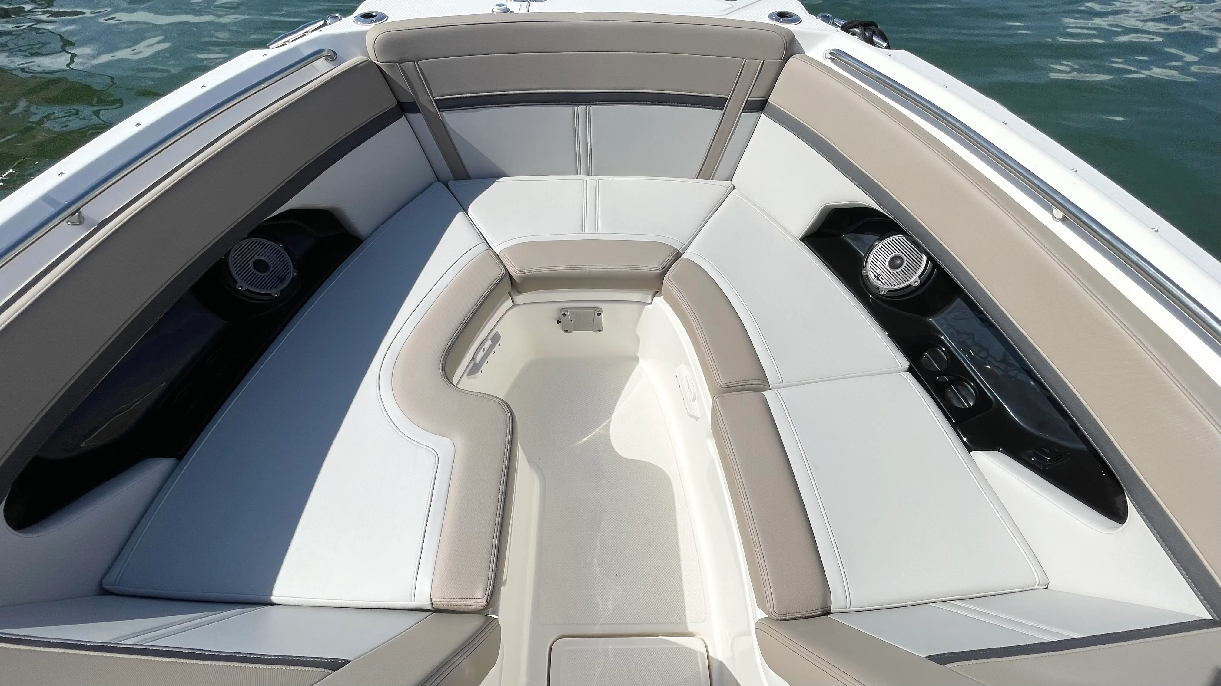 2026 Boston Whaler 240 Vantage Image Thumbnail #22