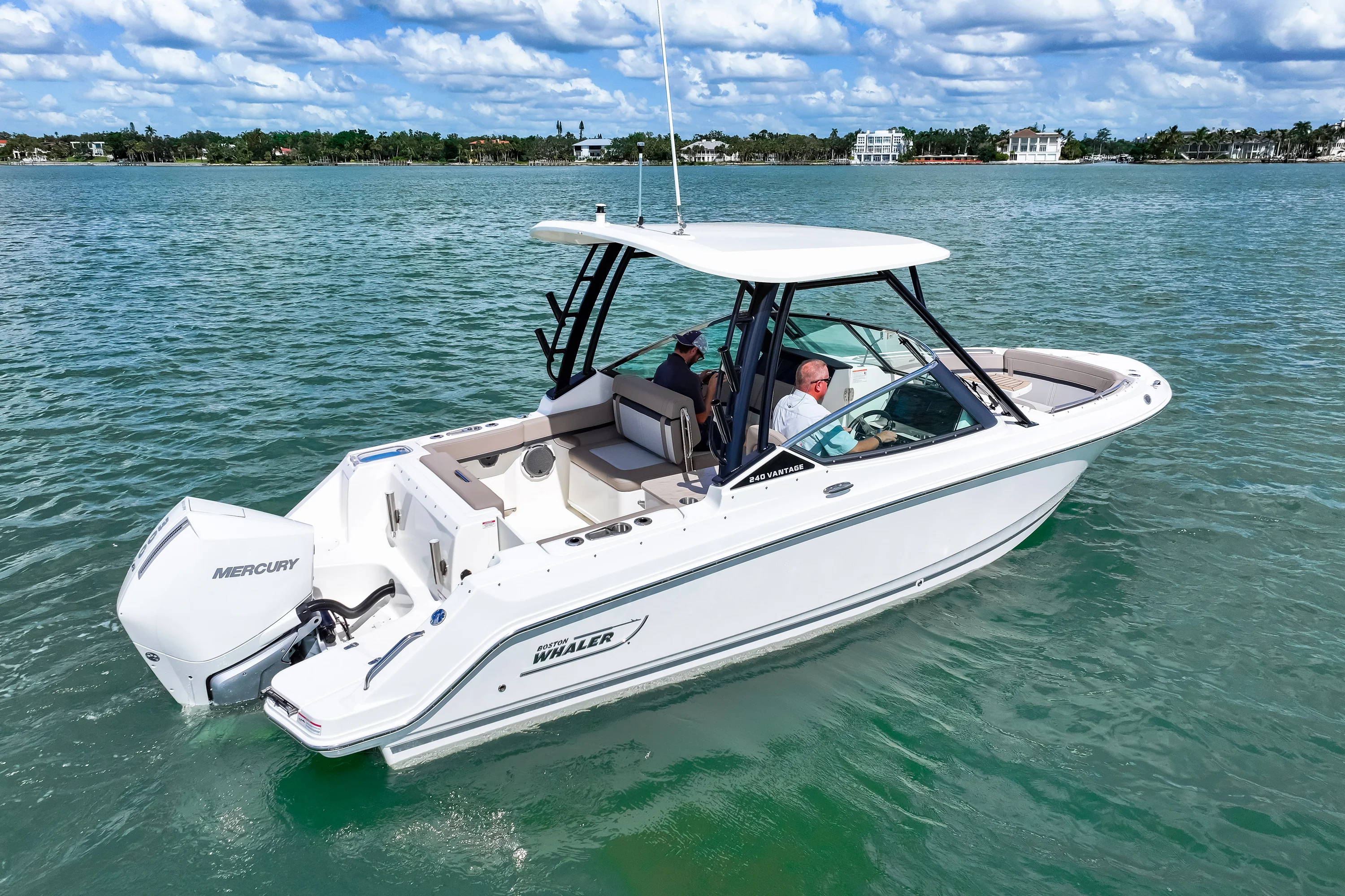 2026 Boston Whaler 240 Vantage Image Thumbnail #5