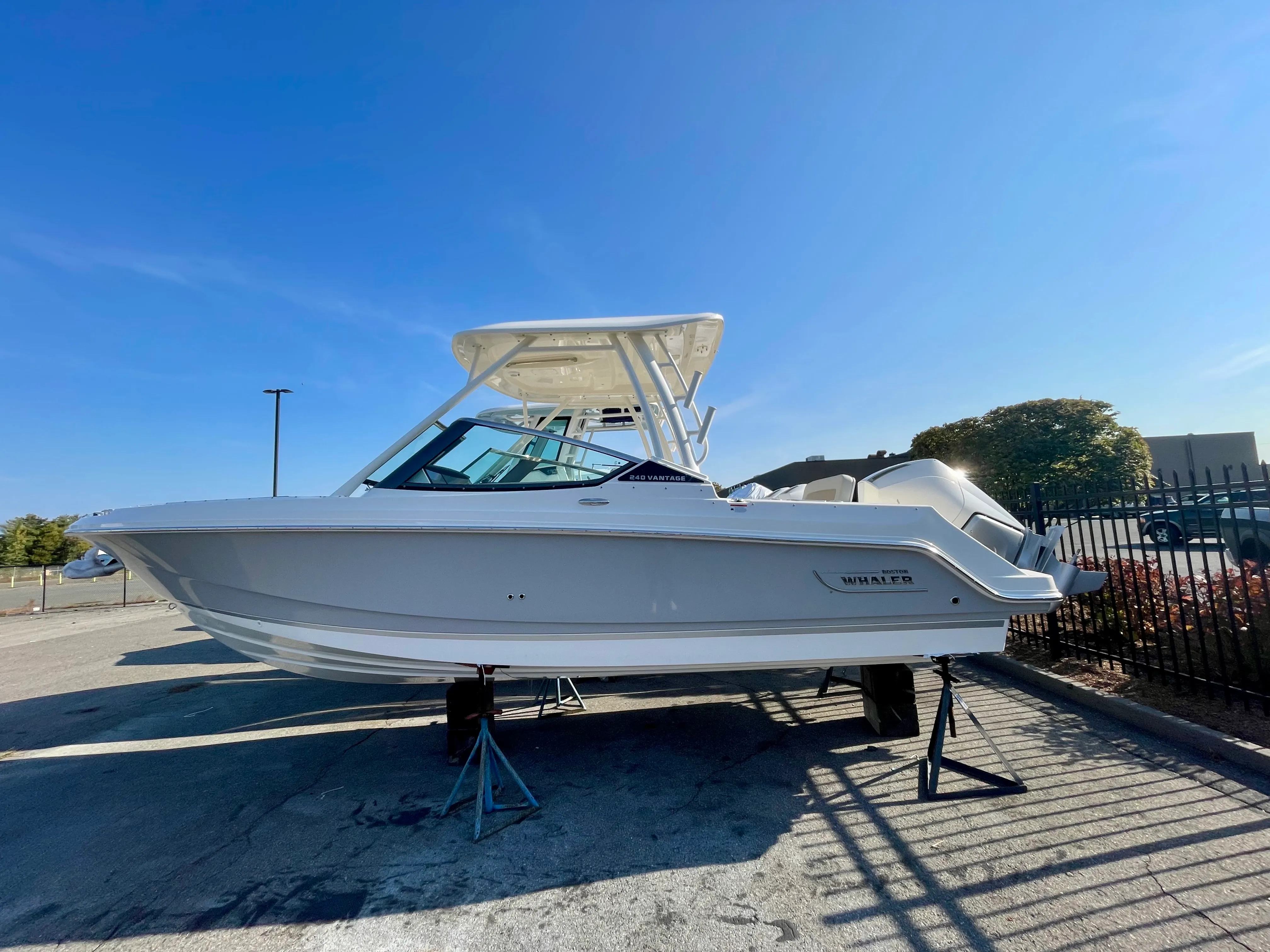 2026 Boston Whaler 240 Vantage Image Thumbnail #0