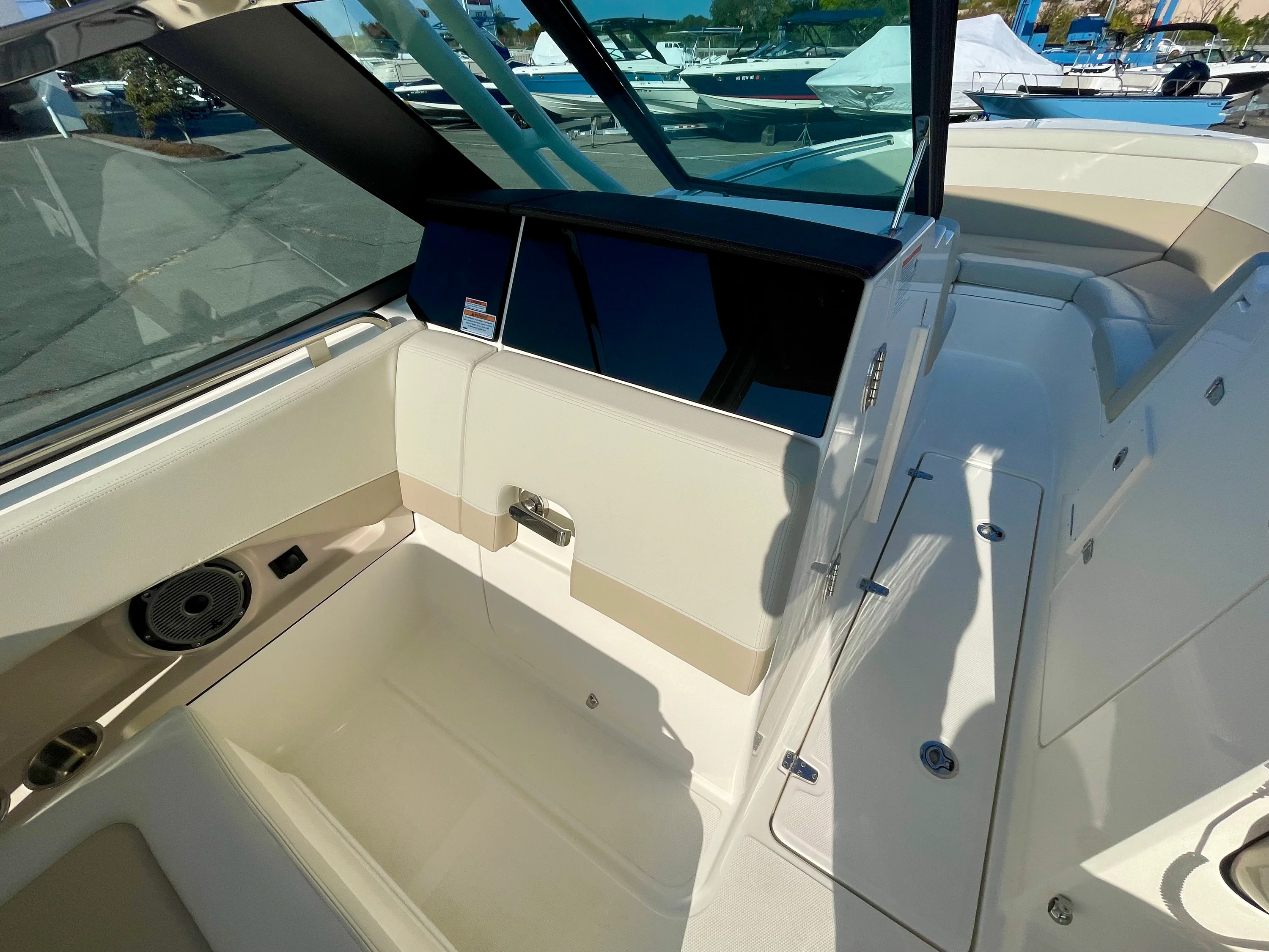 2026 Boston Whaler 240 Vantage Image Thumbnail #12