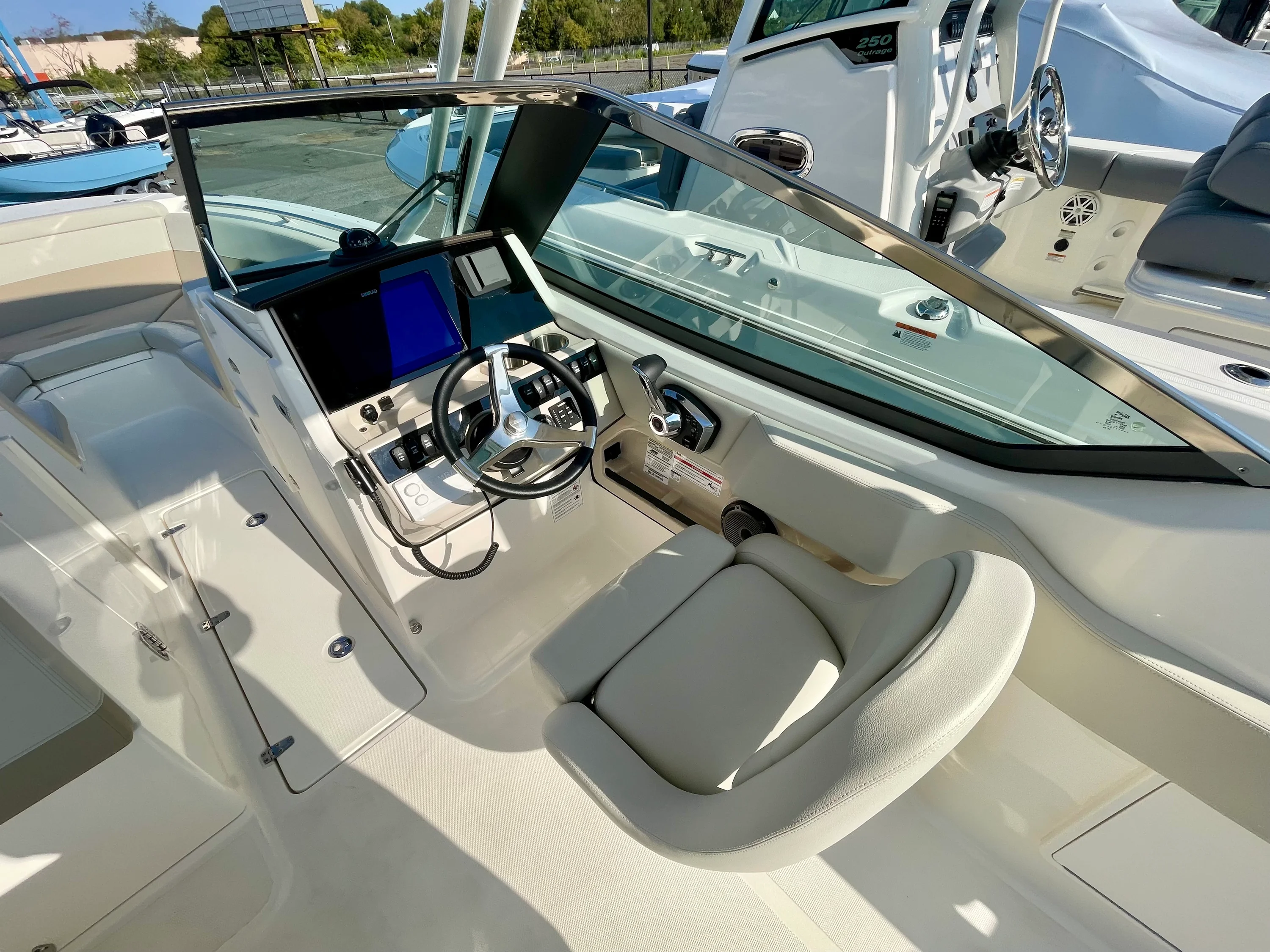 2026 Boston Whaler 240 Vantage Image Thumbnail #14