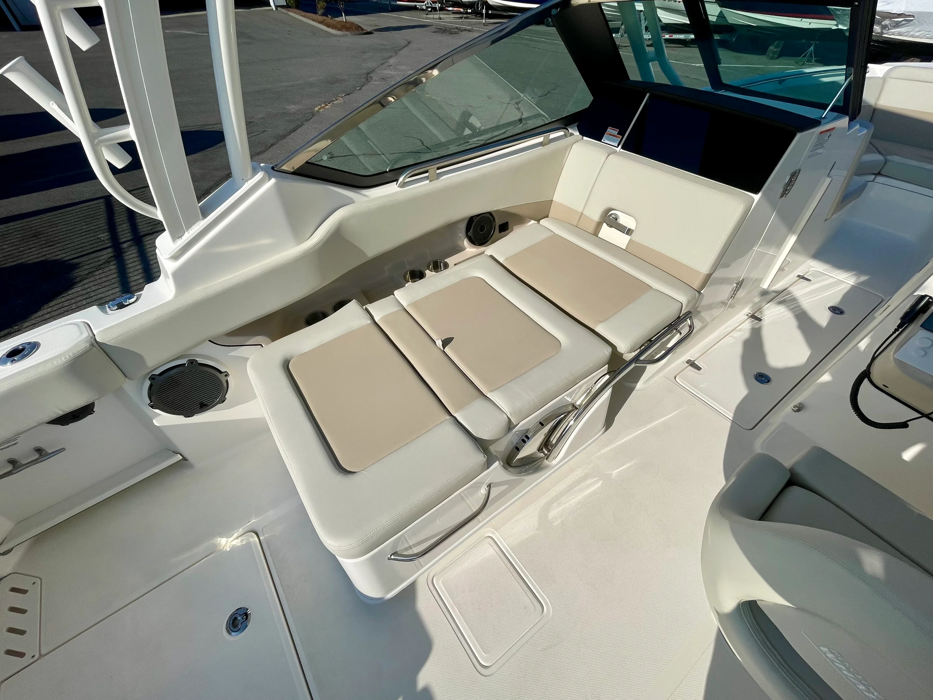 2026 Boston Whaler 240 Vantage Image Thumbnail #8