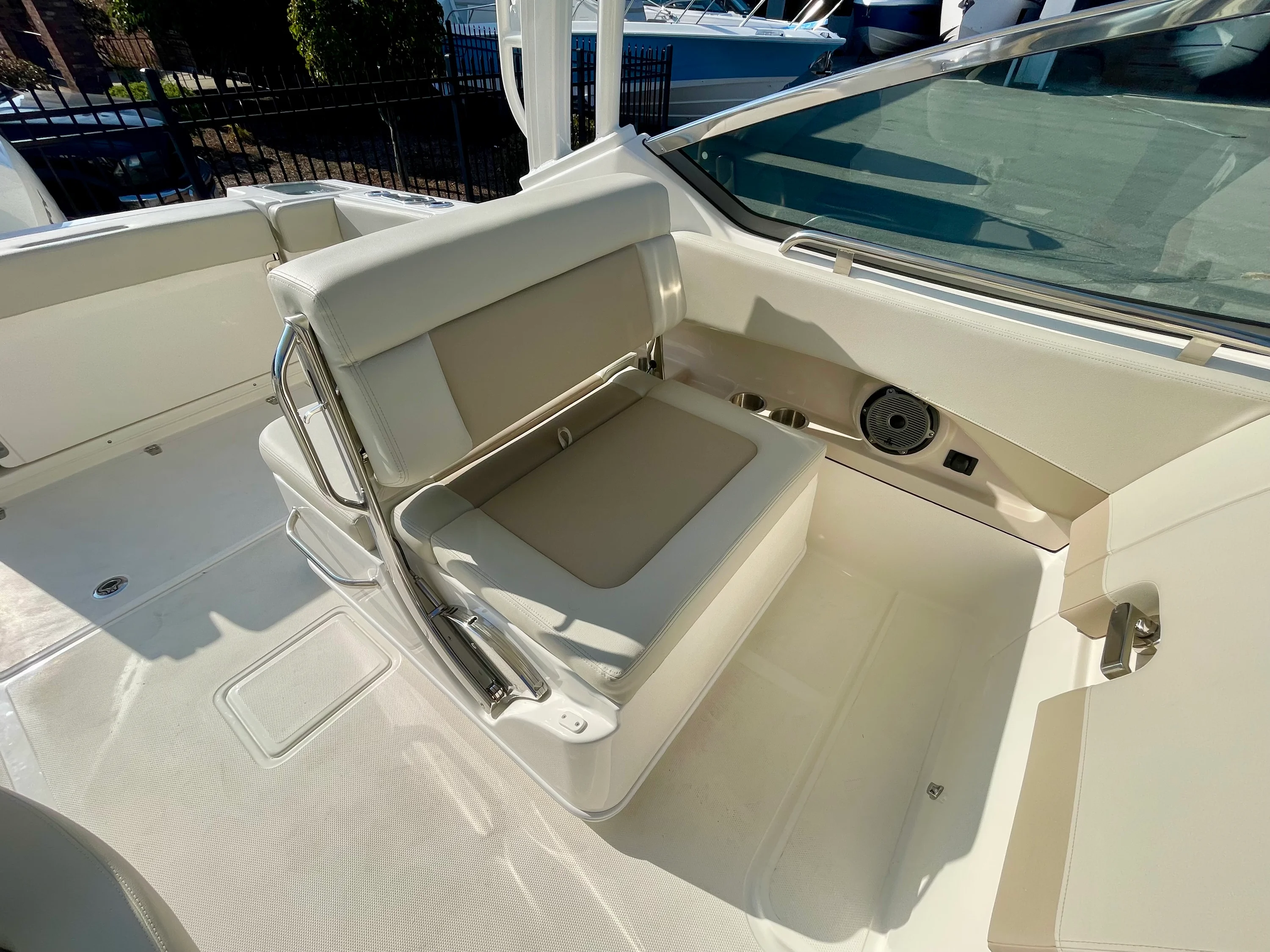 2026 Boston Whaler 240 Vantage Image Thumbnail #11
