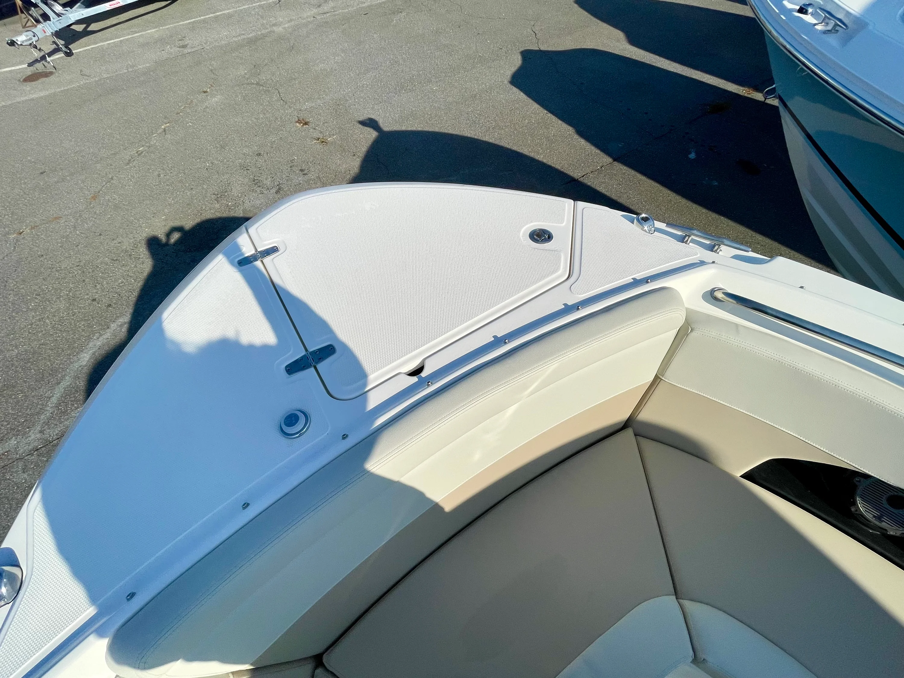 2026 Boston Whaler 240 Vantage Image Thumbnail #18