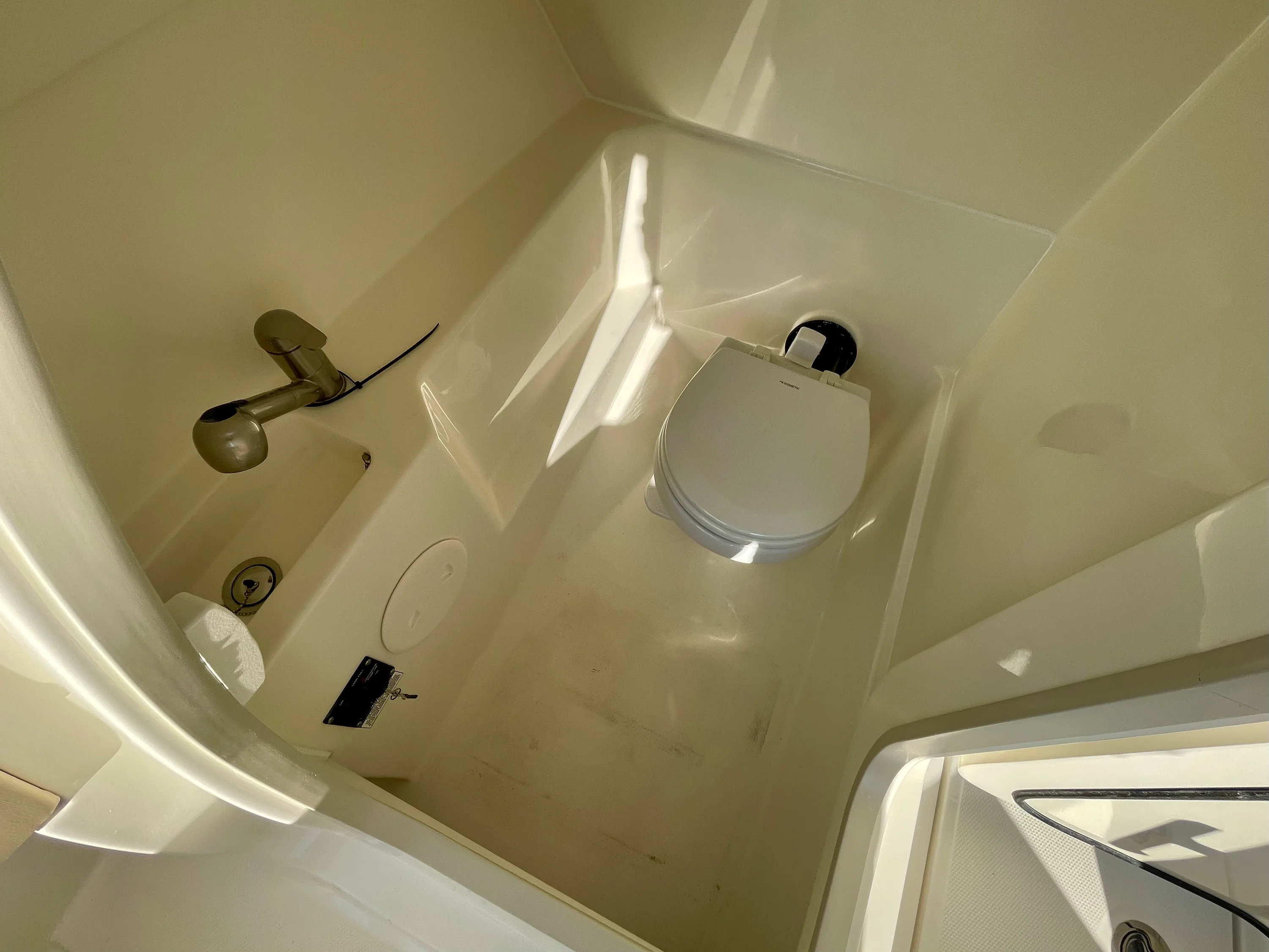 2026 Boston Whaler 240 Vantage Image Thumbnail #13