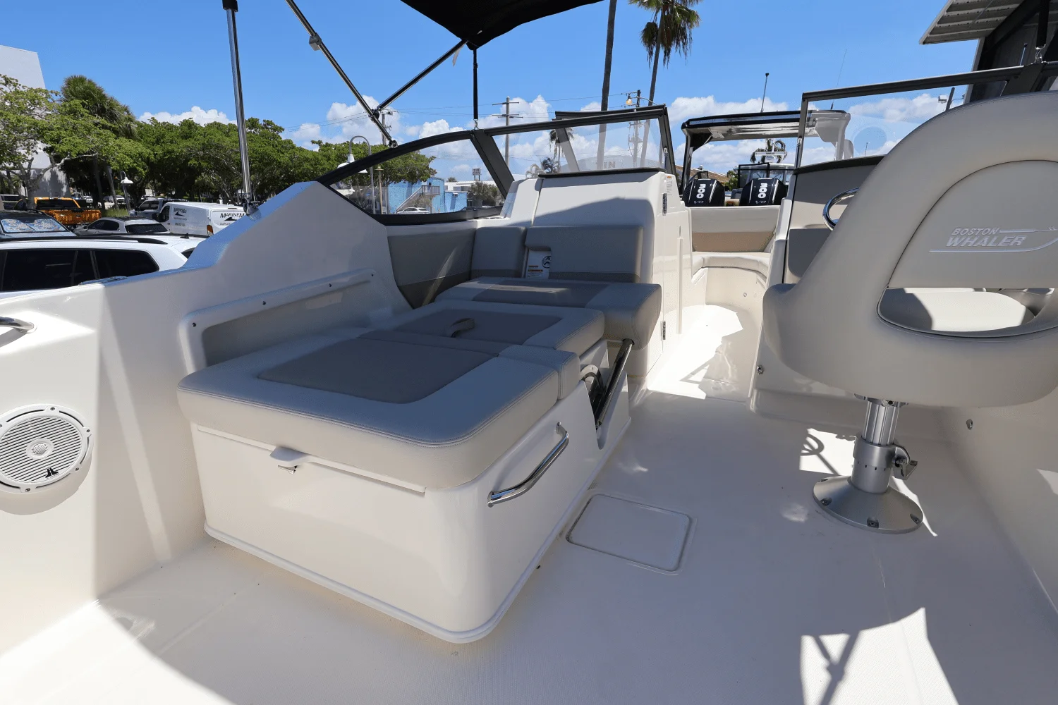 2025 Boston Whaler 210 Vantage Image Thumbnail #21