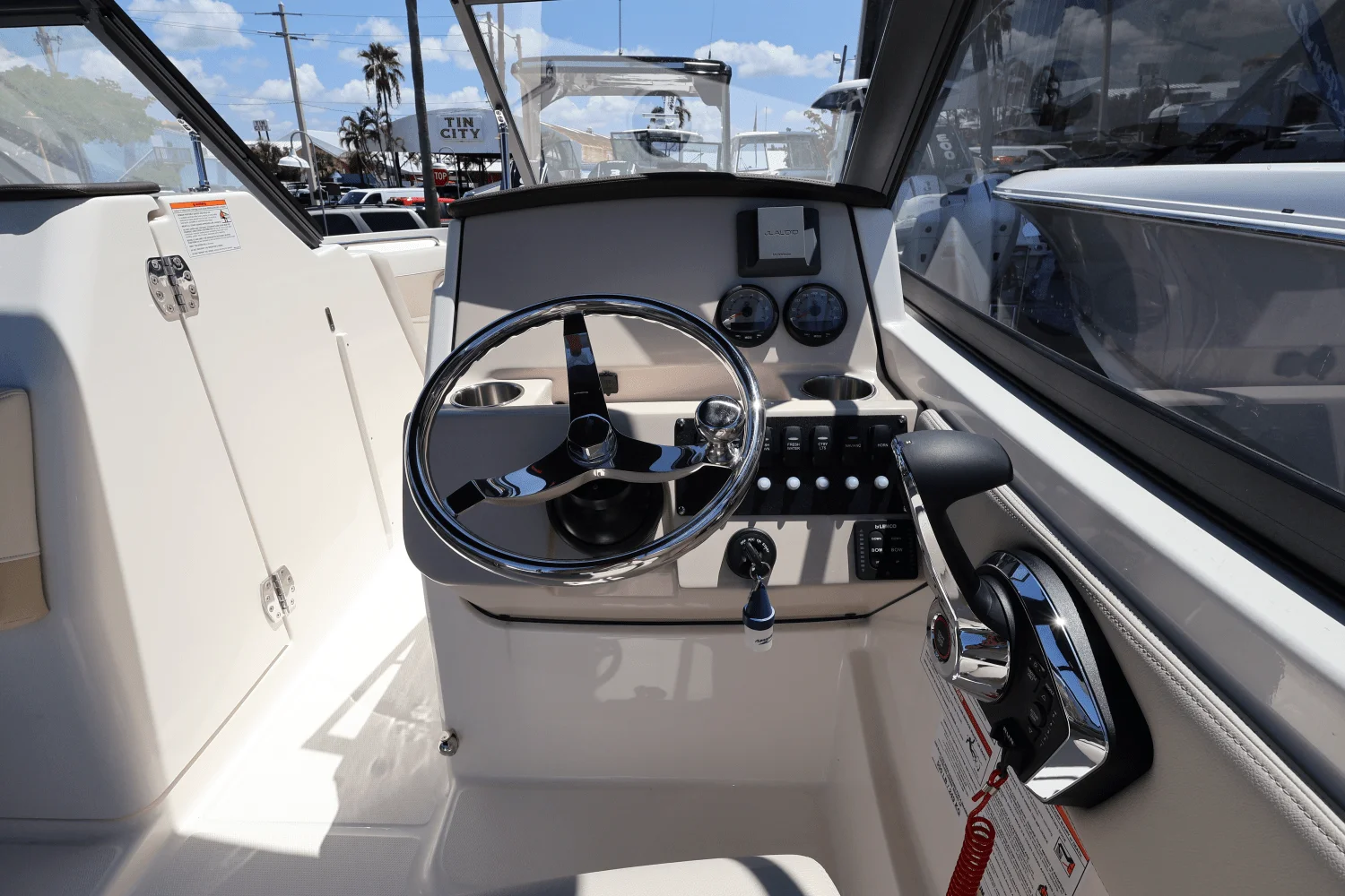 2025 Boston Whaler 210 Vantage Image Thumbnail #30
