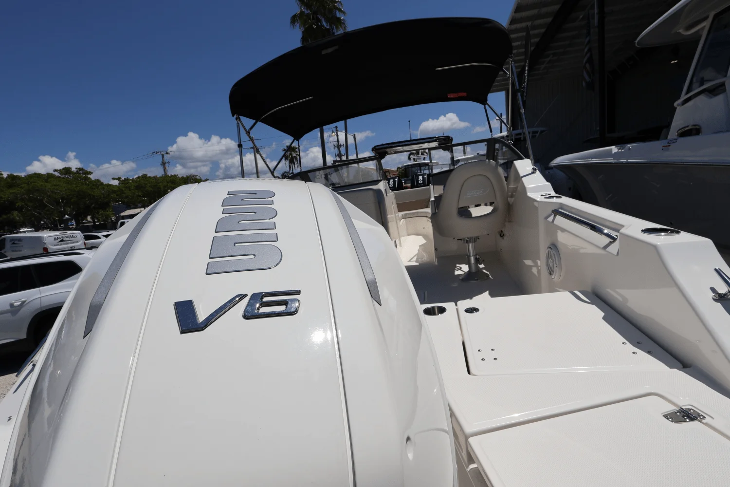 2025 Boston Whaler 210 Vantage Image Thumbnail #18