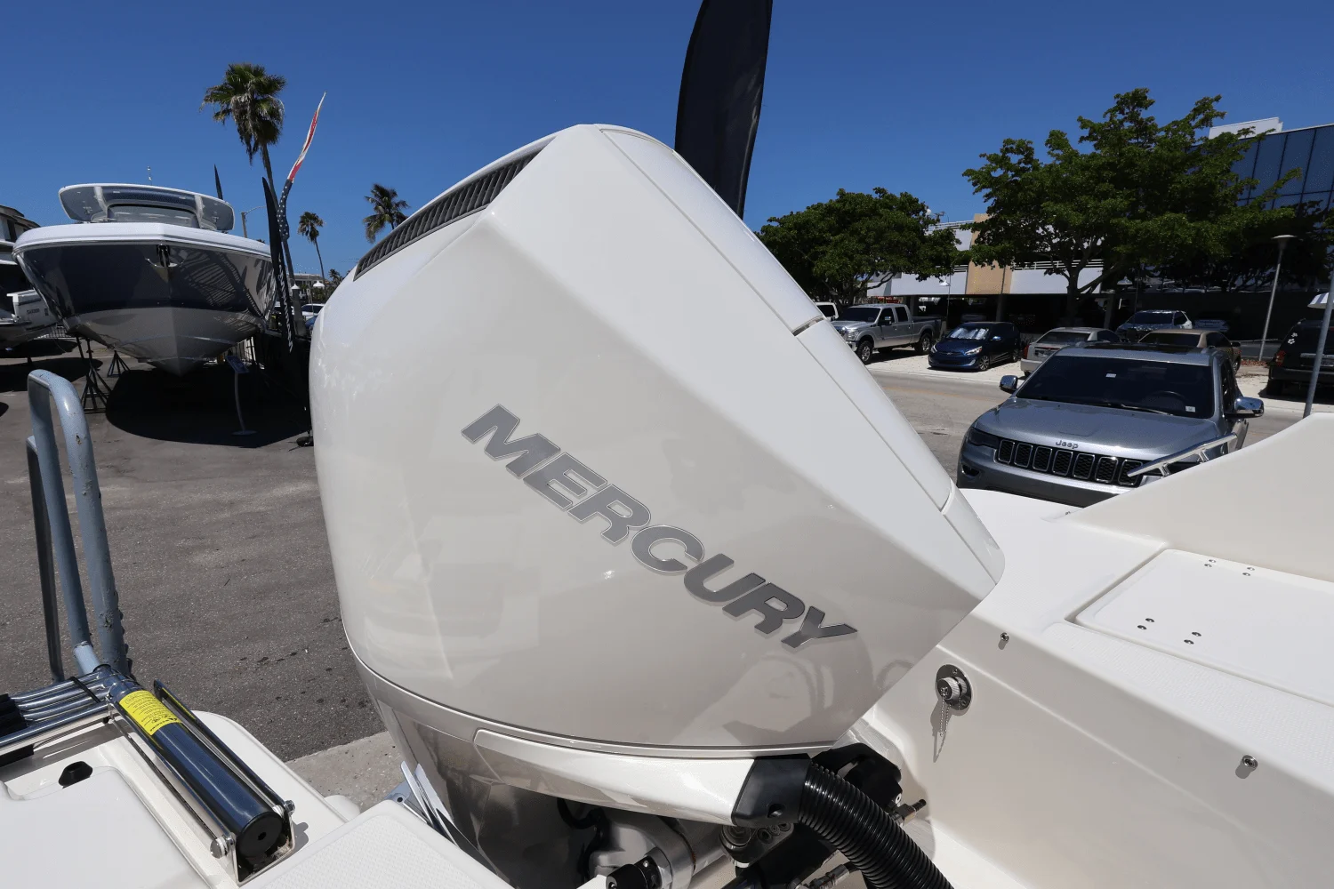 2025 Boston Whaler 210 Vantage Image Thumbnail #12