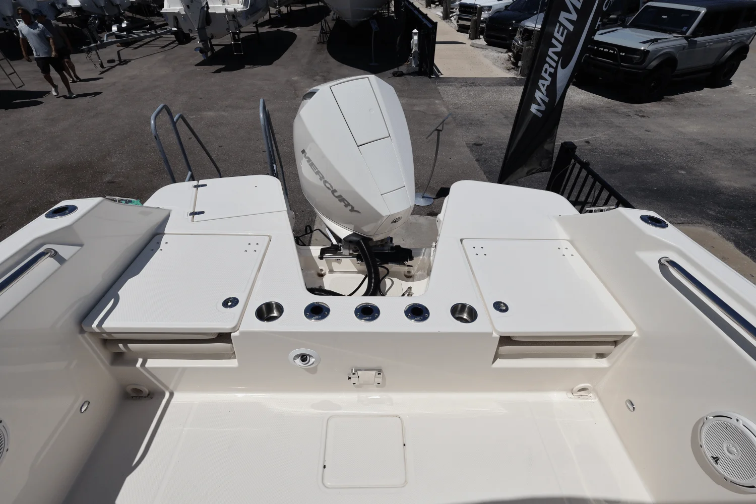 2025 Boston Whaler 210 Vantage Image Thumbnail #15