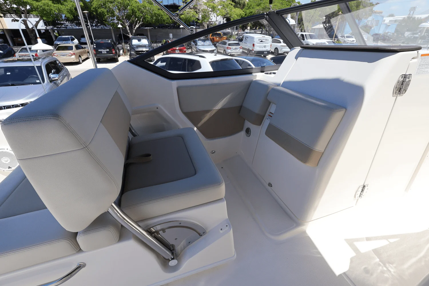 2025 Boston Whaler 210 Vantage Image Thumbnail #22