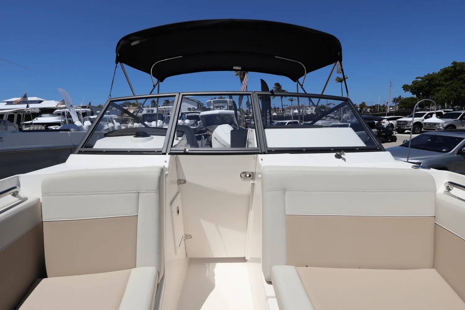 2025 Boston Whaler 210 Vantage Image Thumbnail #40