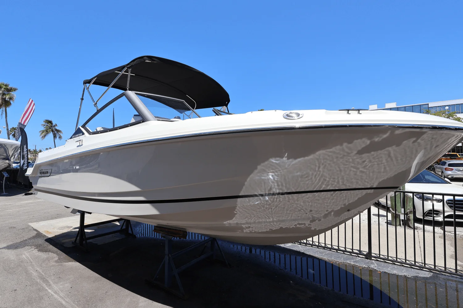 2025 Boston Whaler 210 Vantage Image Thumbnail #9