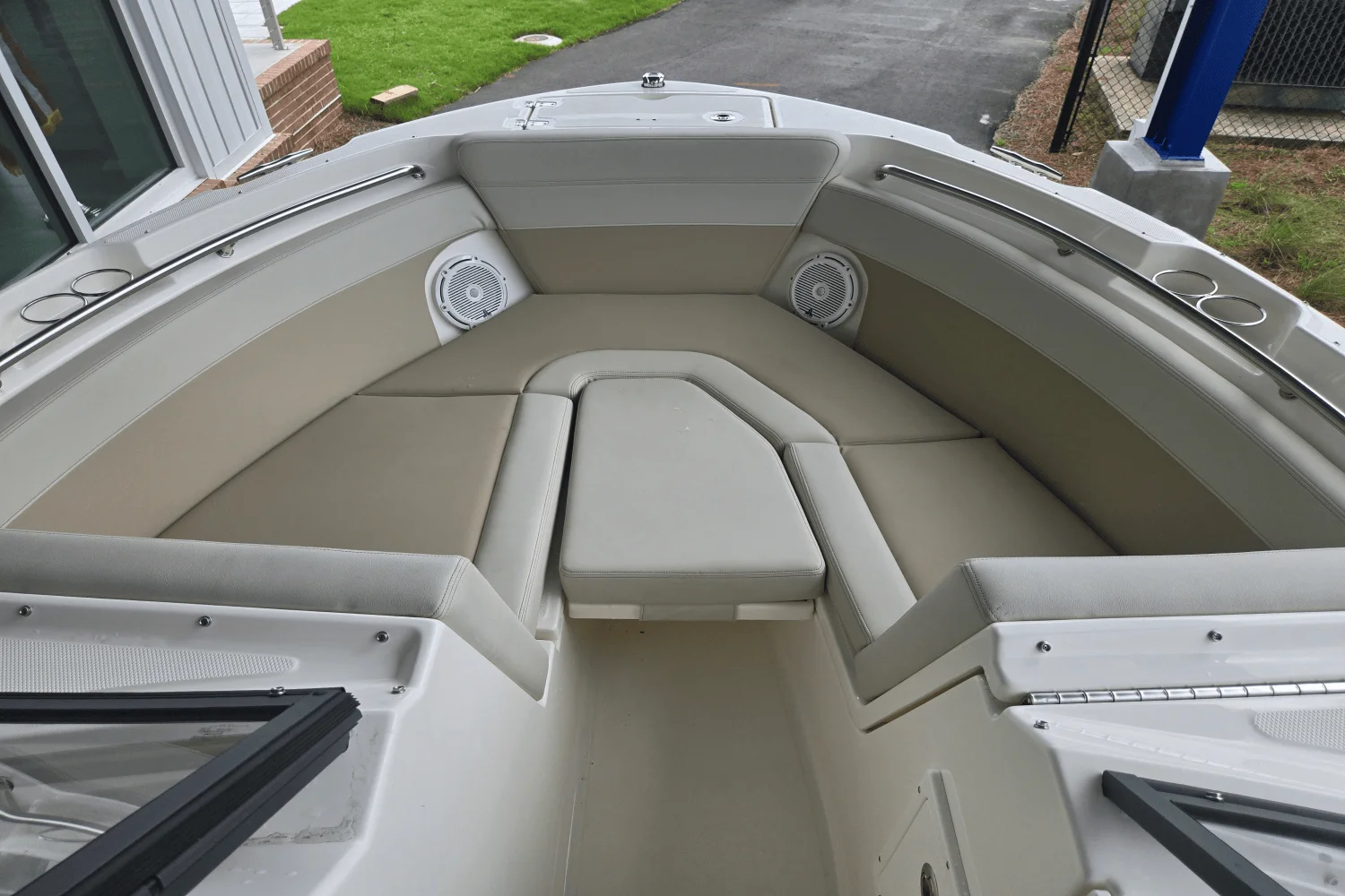 2025 Boston Whaler 210 Vantage Image Thumbnail #20
