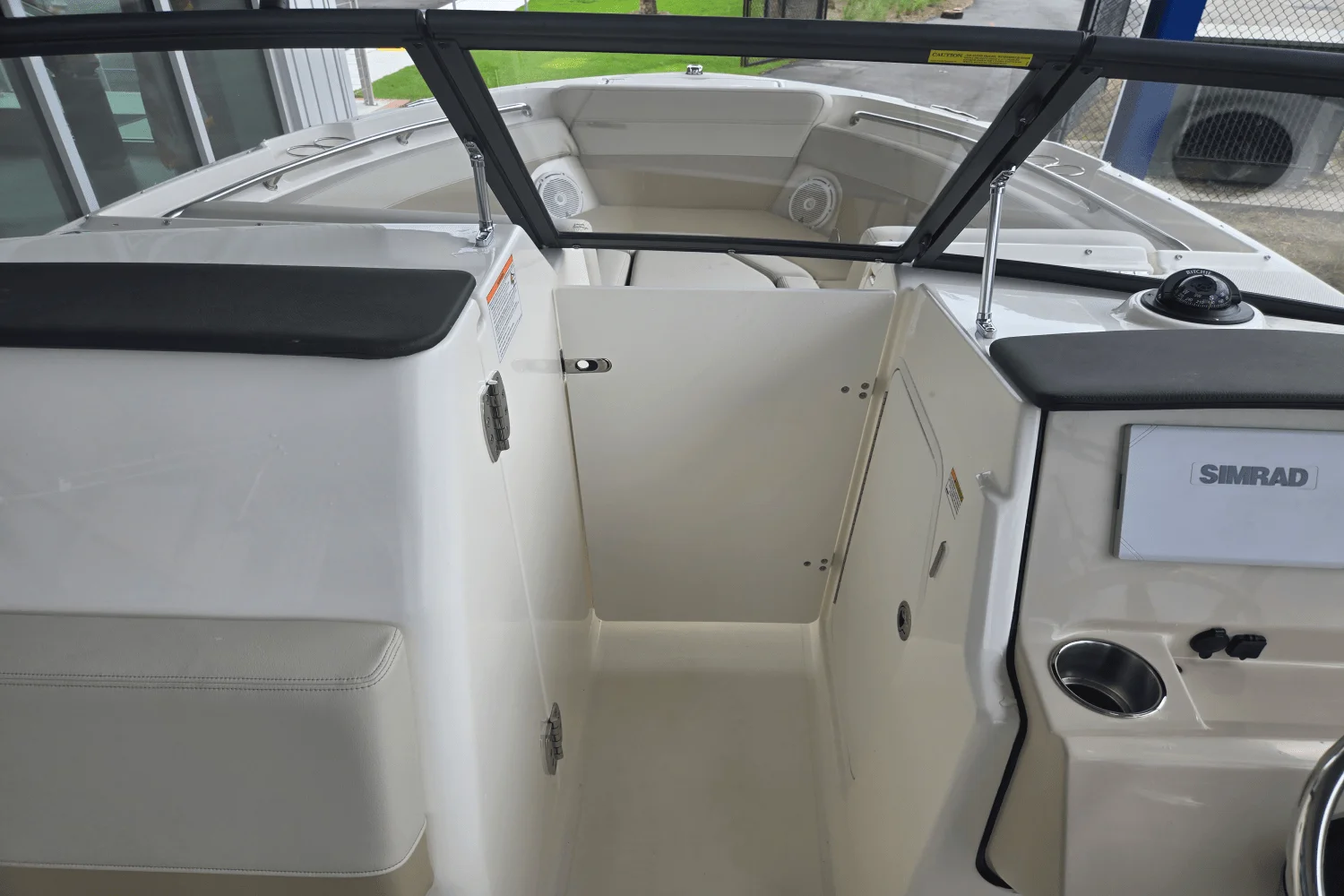 2025 Boston Whaler 210 Vantage Image Thumbnail #17