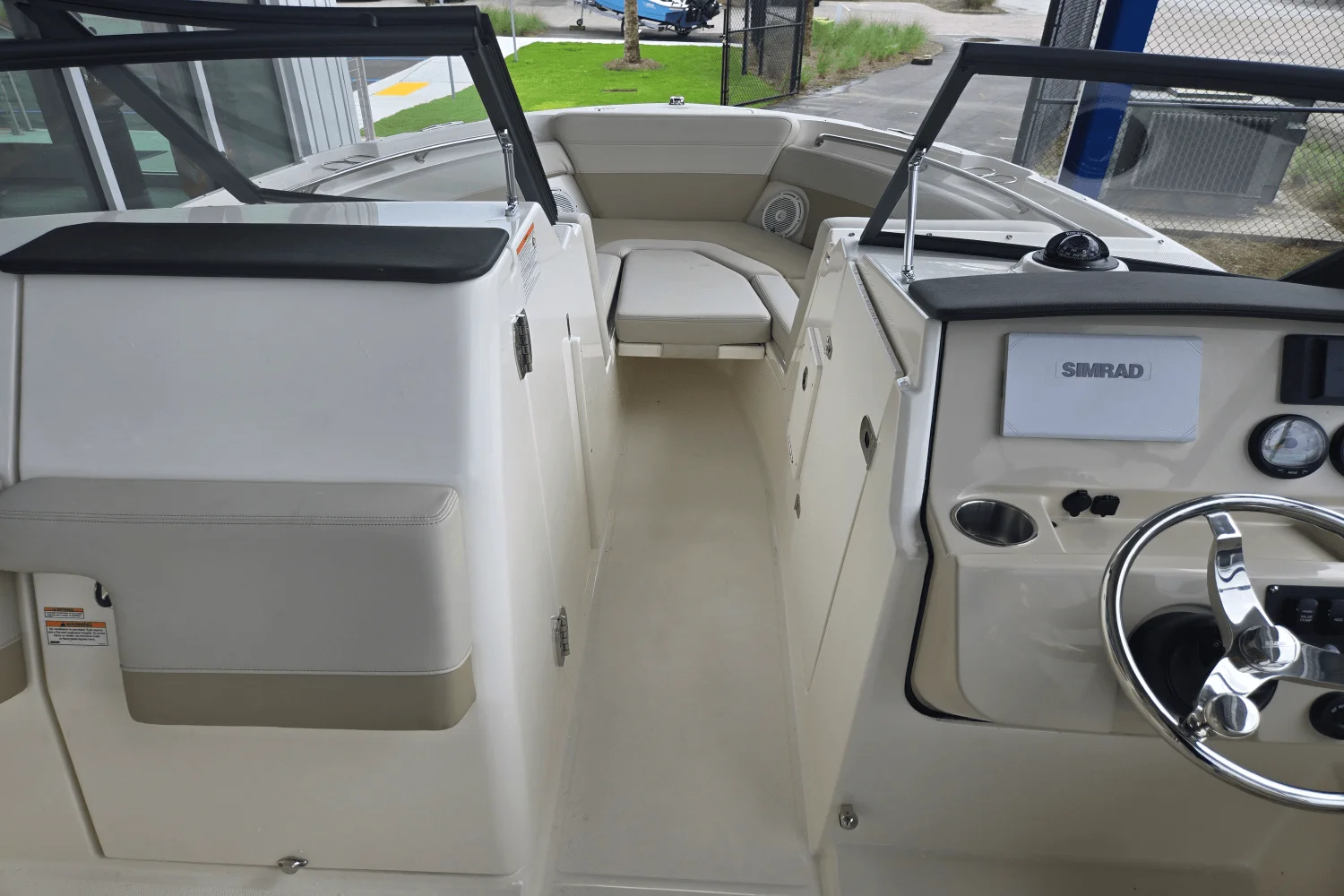 2025 Boston Whaler 210 Vantage Image Thumbnail #16