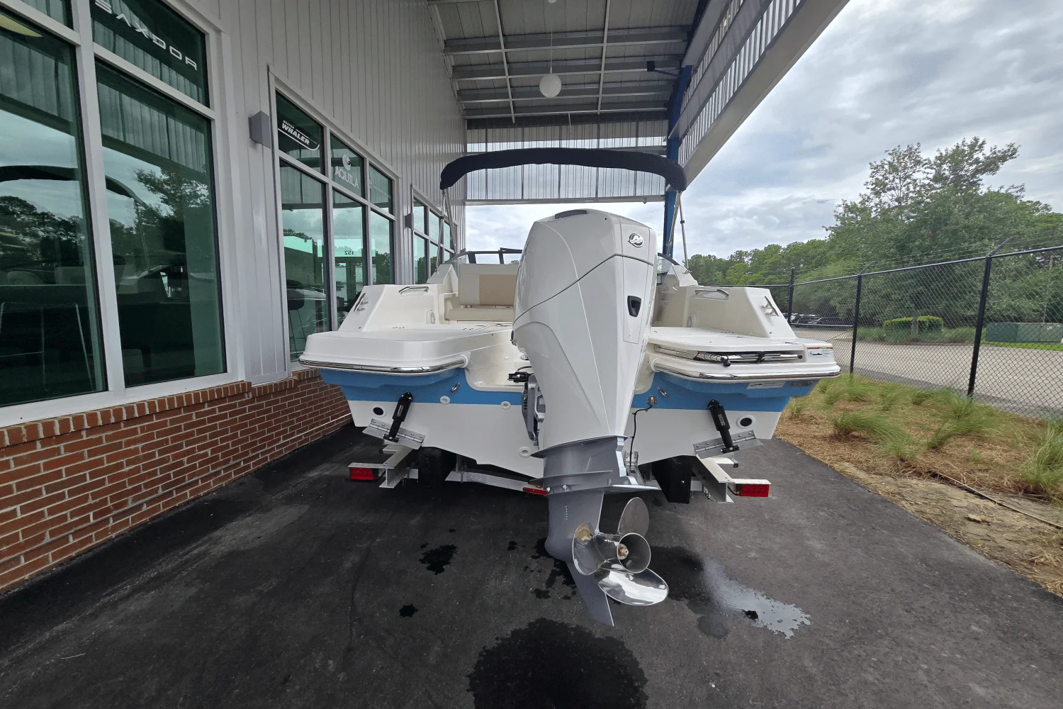 2025 Boston Whaler 210 Vantage Image Thumbnail #2