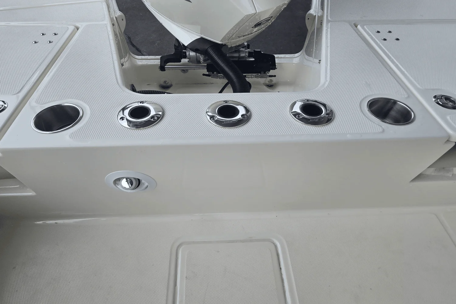 2025 Boston Whaler 210 Vantage Image Thumbnail #6