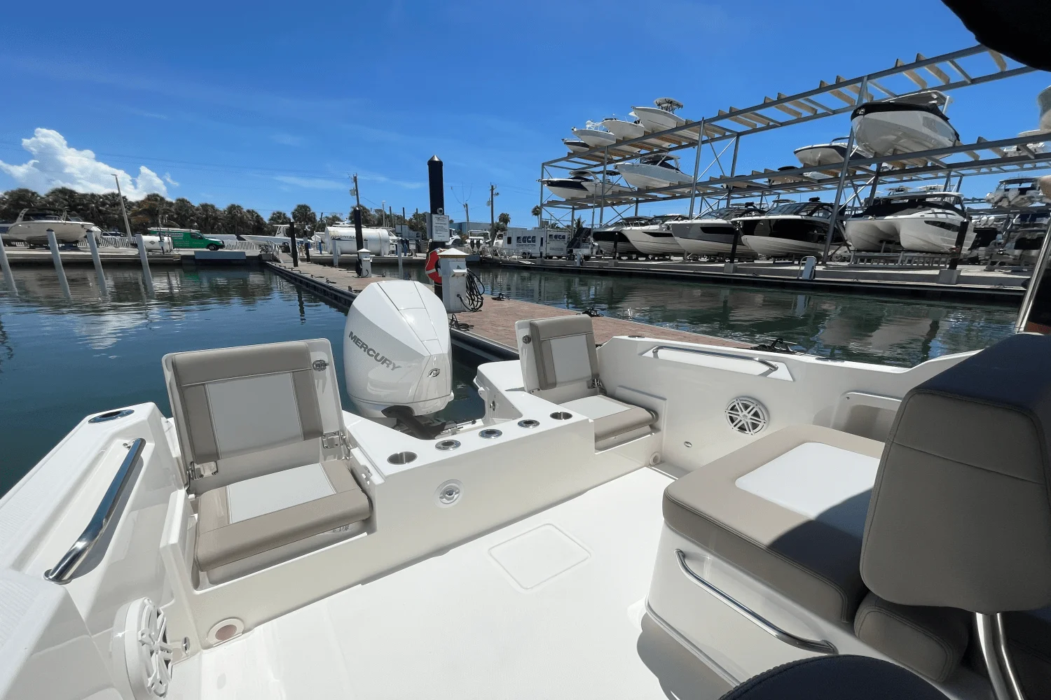 2025 Boston Whaler 210 Vantage Image Thumbnail #15