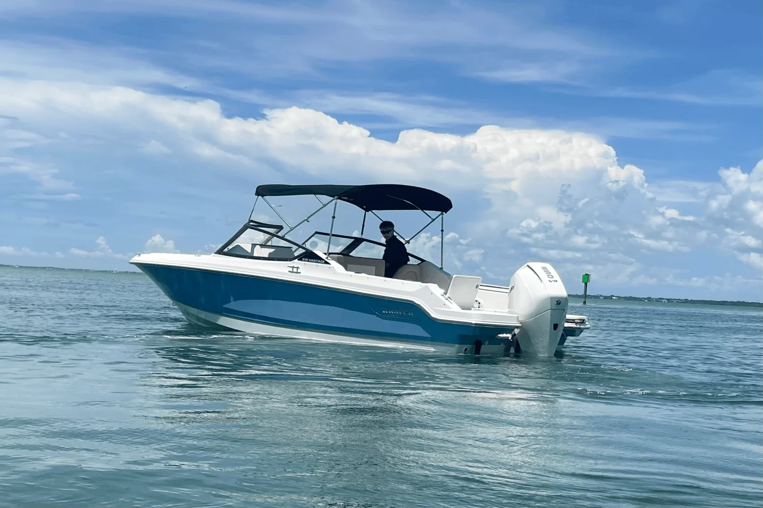 2025 Boston Whaler 210 Vantage Image Thumbnail #7