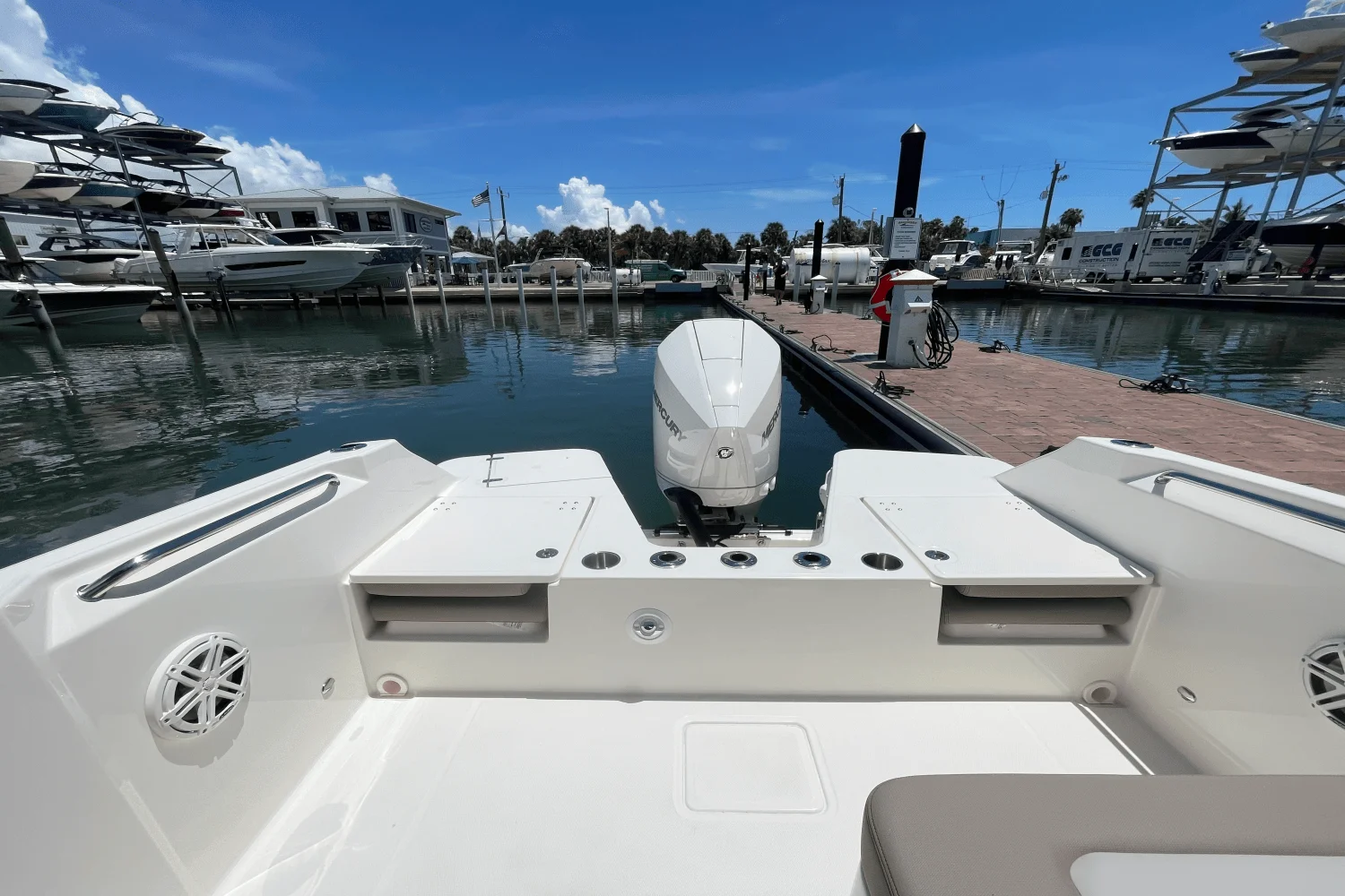 2025 Boston Whaler 210 Vantage Image Thumbnail #13