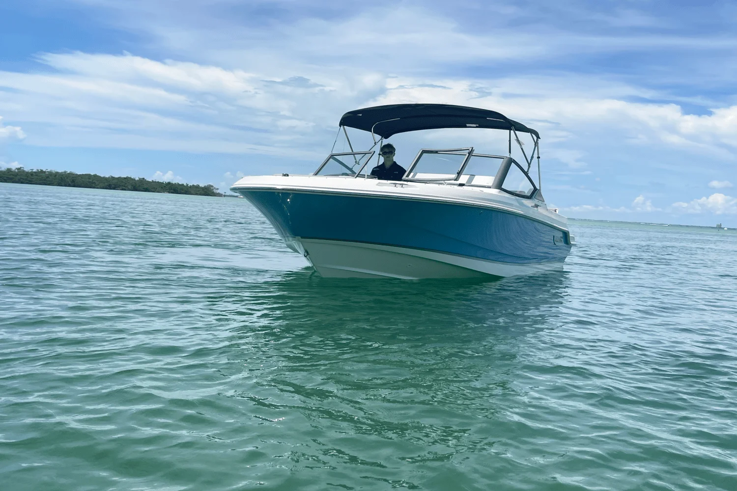 2025 Boston Whaler 210 Vantage Image Thumbnail #11