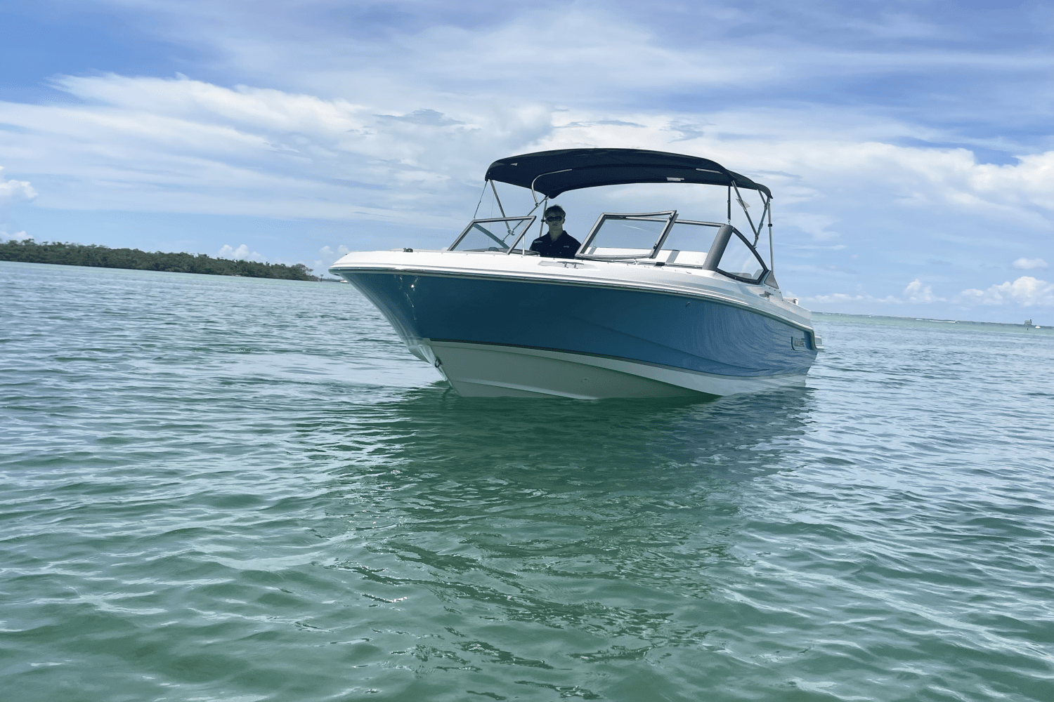 2025 Boston Whaler 210 Vantage Image Thumbnail #11