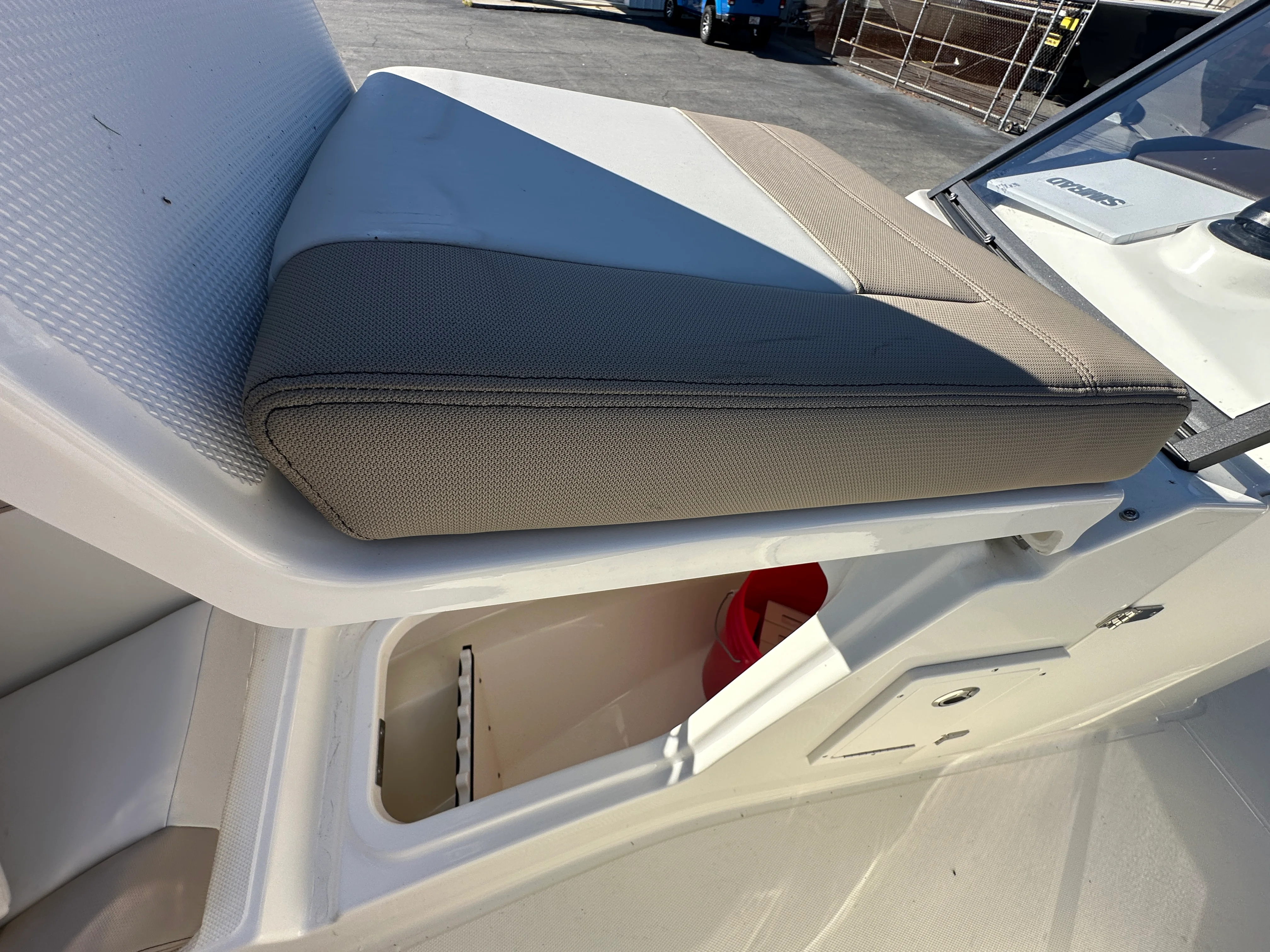 2025 Boston Whaler 210 Vantage Image Thumbnail #14