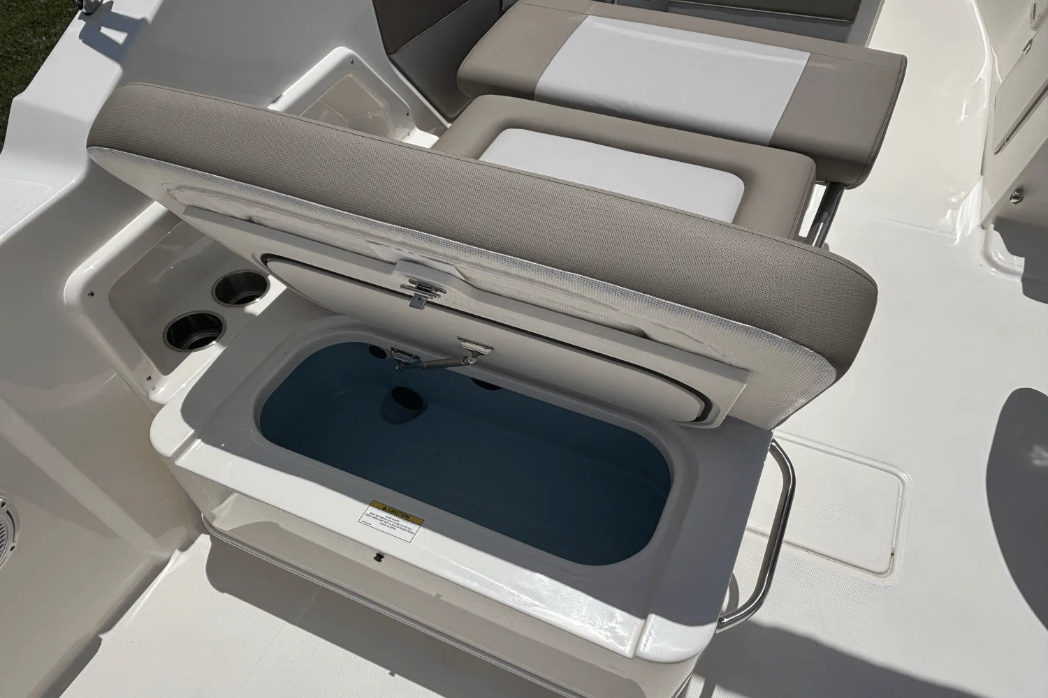 2025 Boston Whaler 210 Vantage Image Thumbnail #17