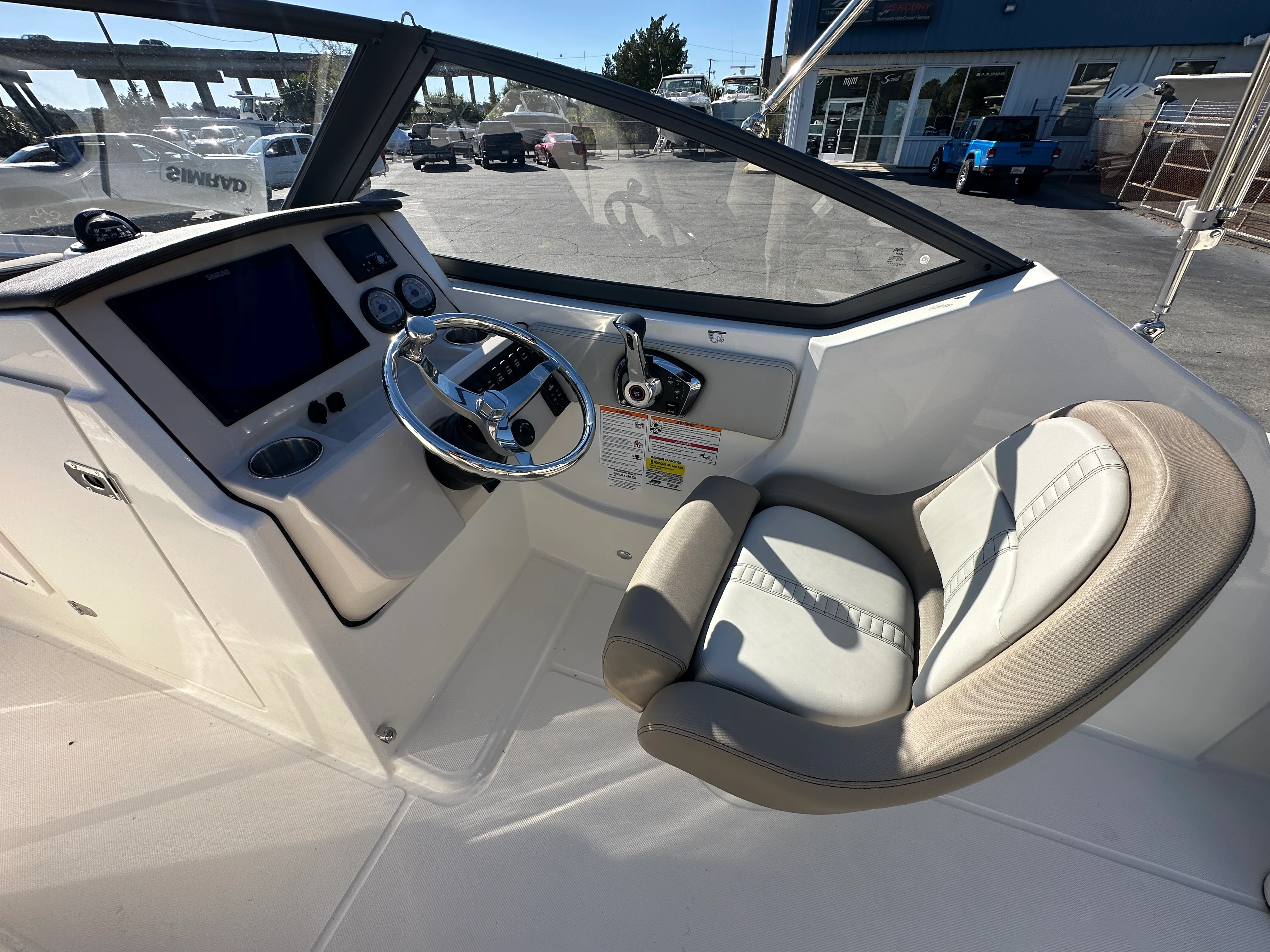 2025 Boston Whaler 210 Vantage Image Thumbnail #21