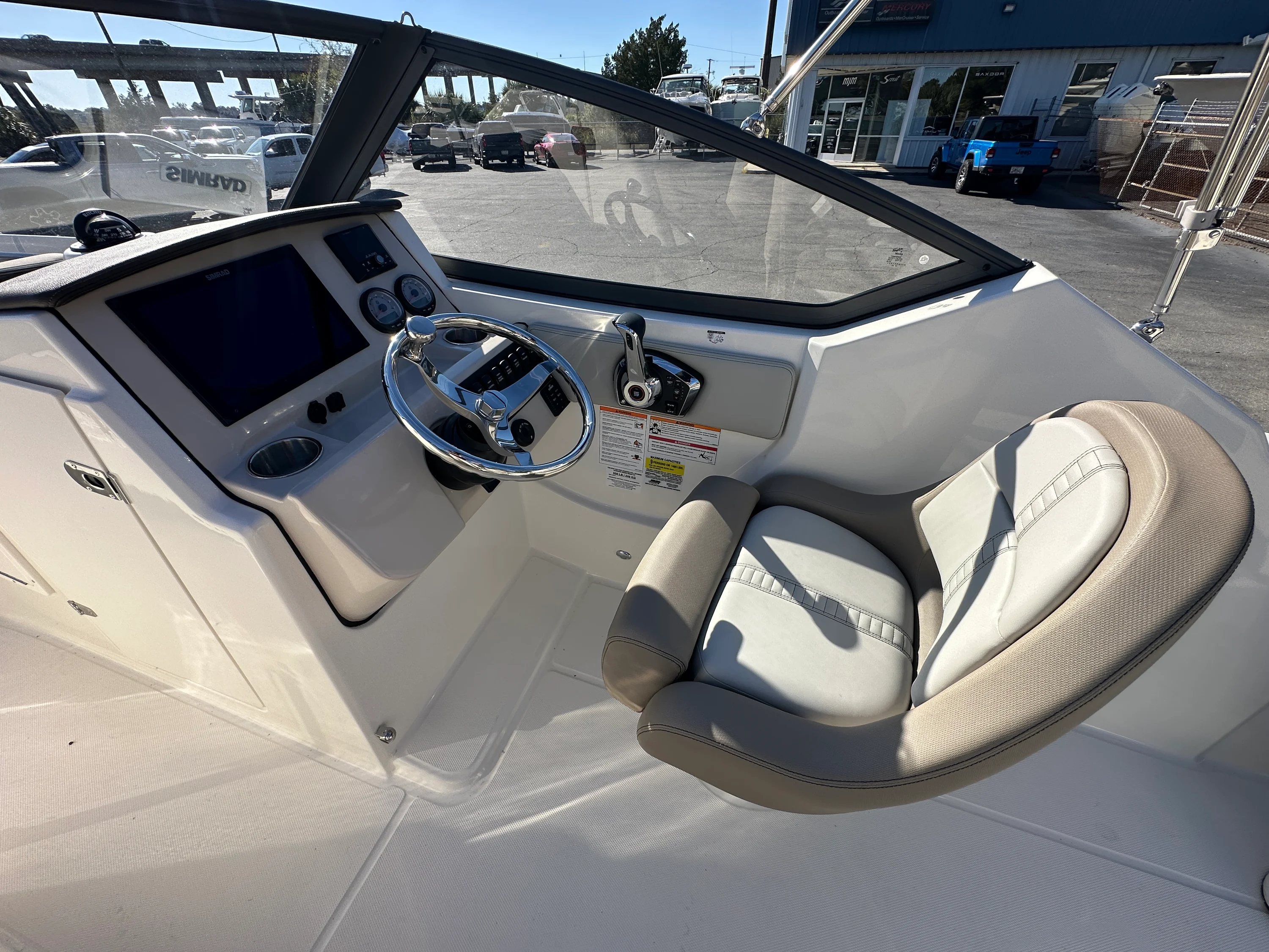 2025 Boston Whaler 210 Vantage Image Thumbnail #21