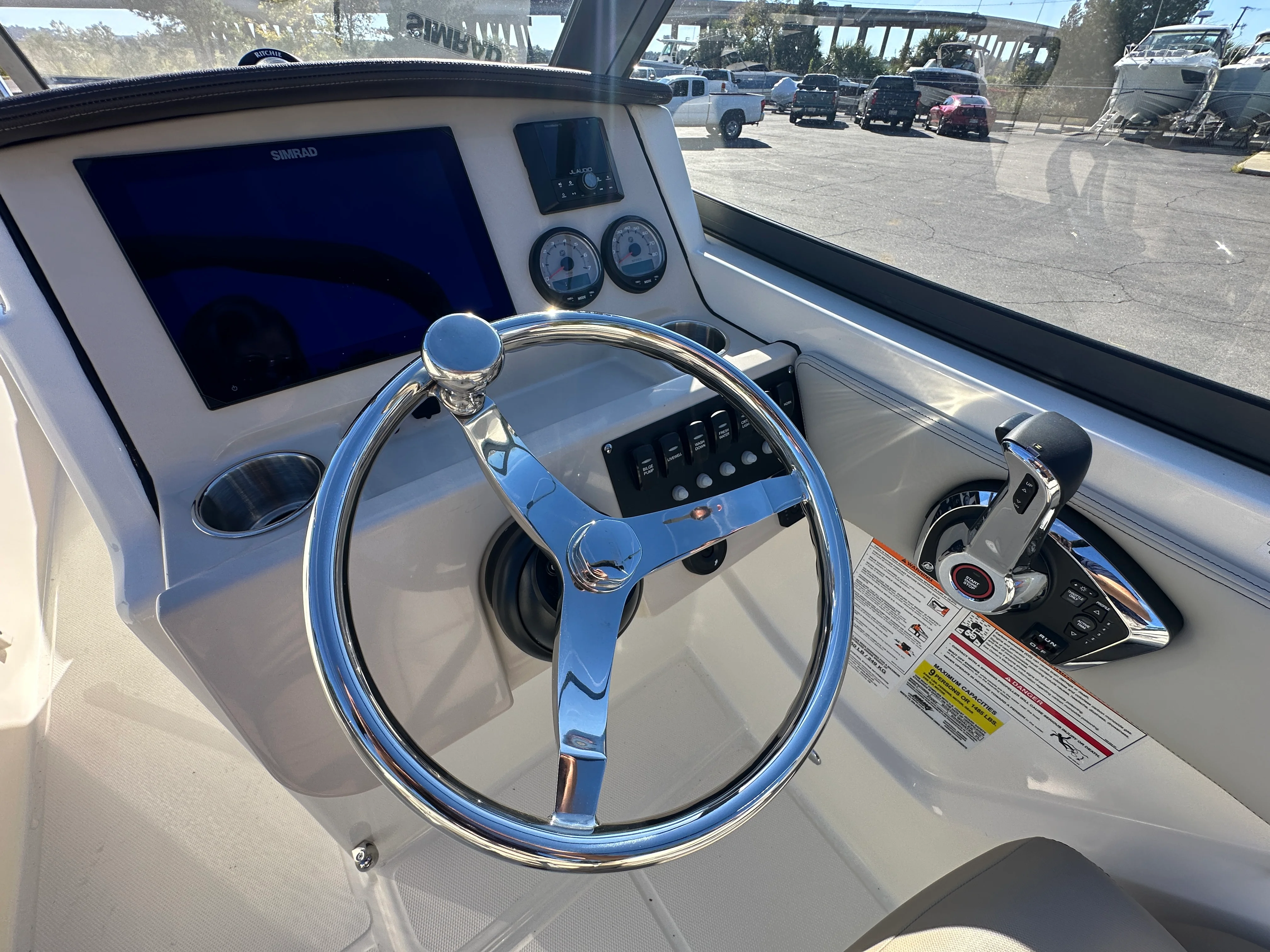 2025 Boston Whaler 210 Vantage Image Thumbnail #22