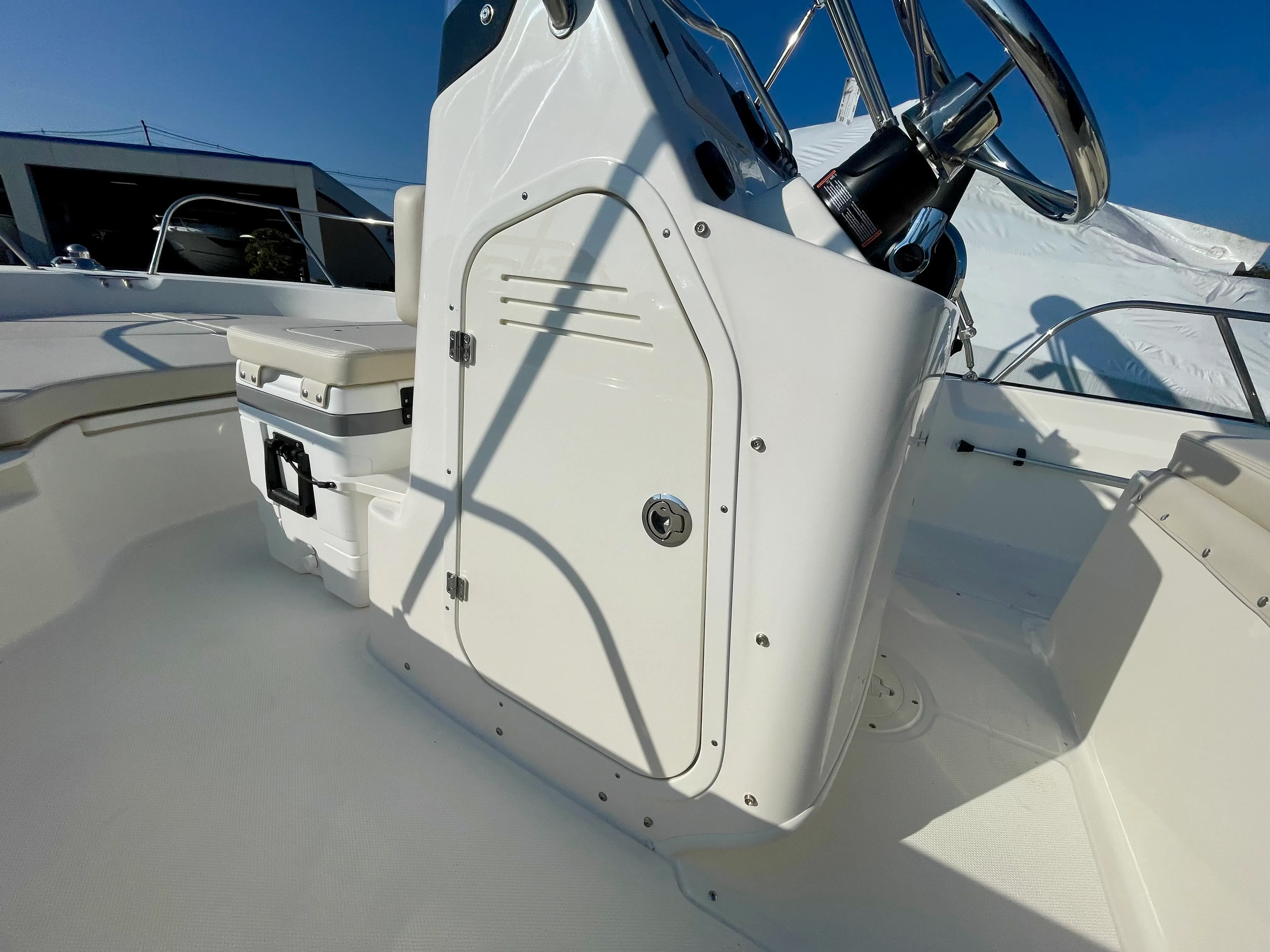 2026 Boston Whaler 190 Montauk Image Thumbnail #5