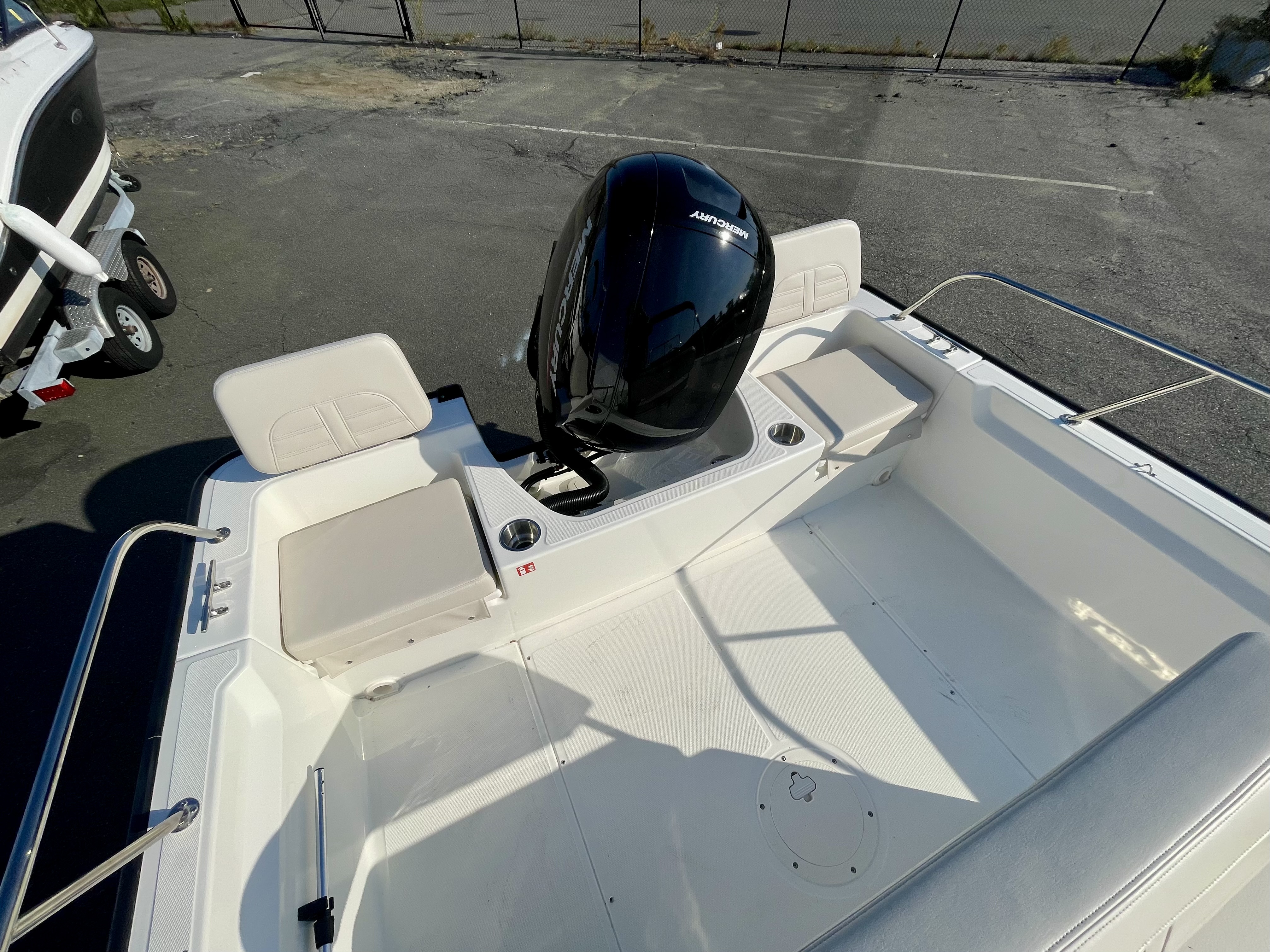2026 Boston Whaler 190 Montauk Image Thumbnail #2