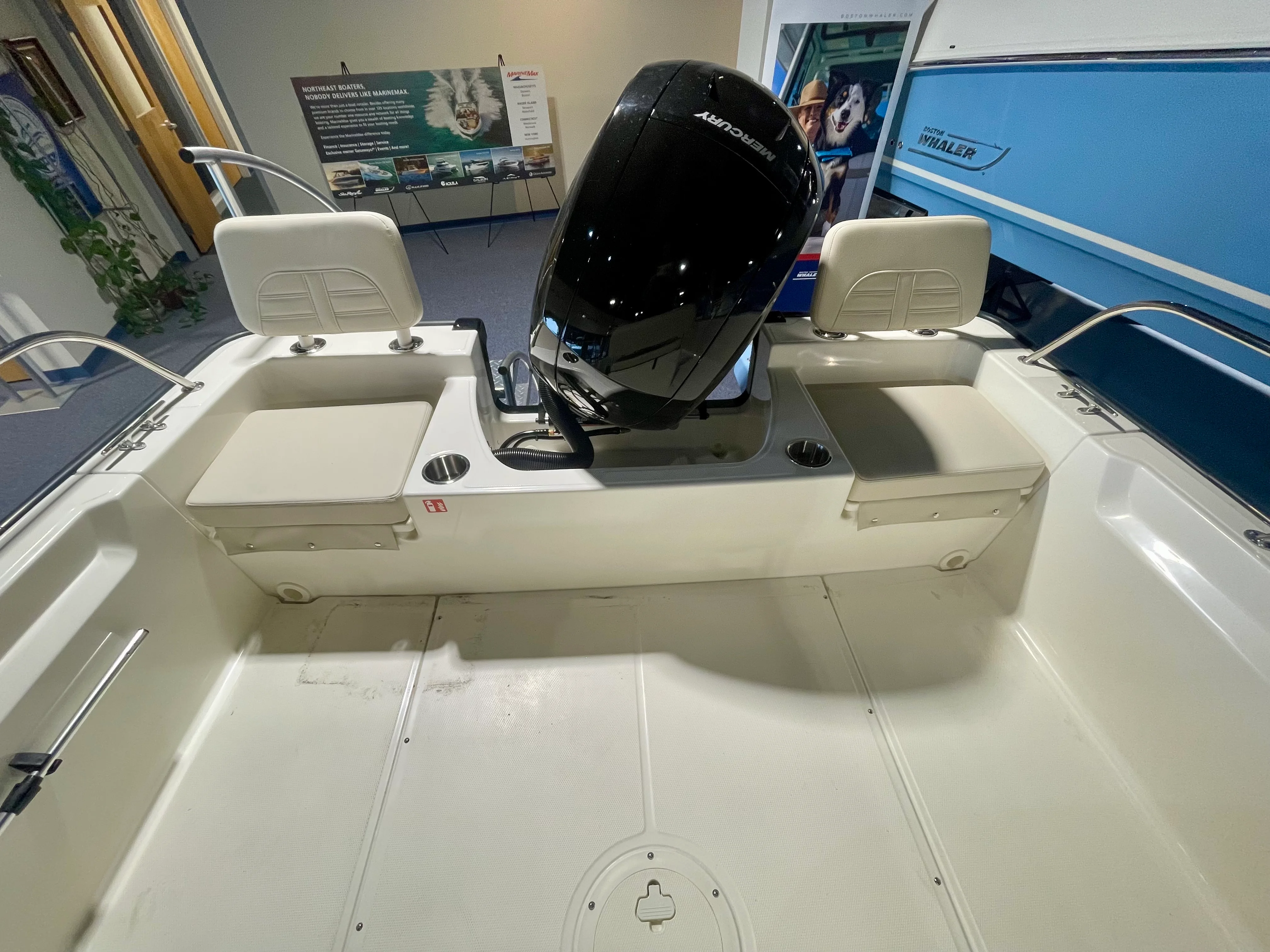 2026 Boston Whaler 190 Montauk Image Thumbnail #3