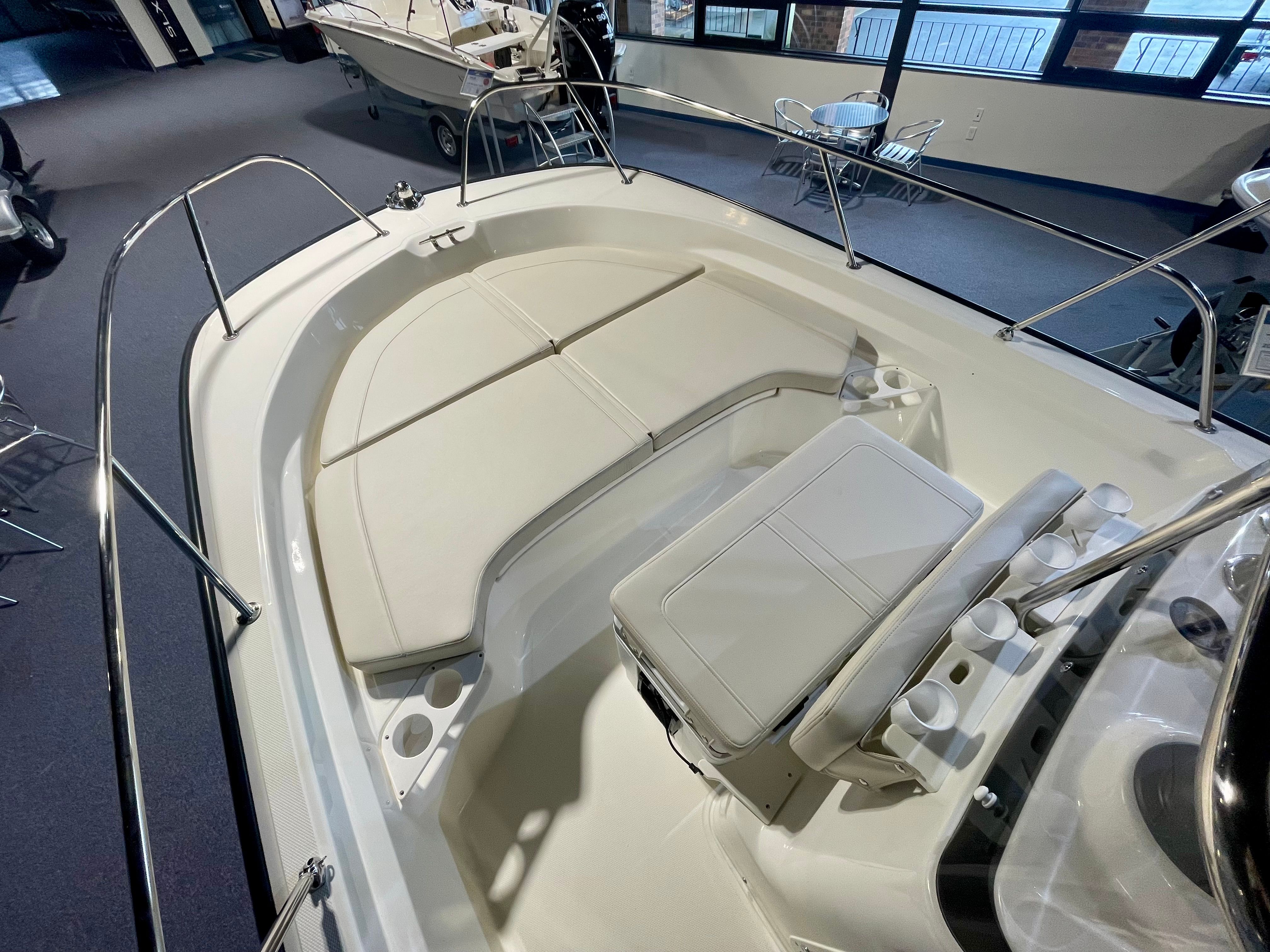 2026 Boston Whaler 190 Montauk Image Thumbnail #10