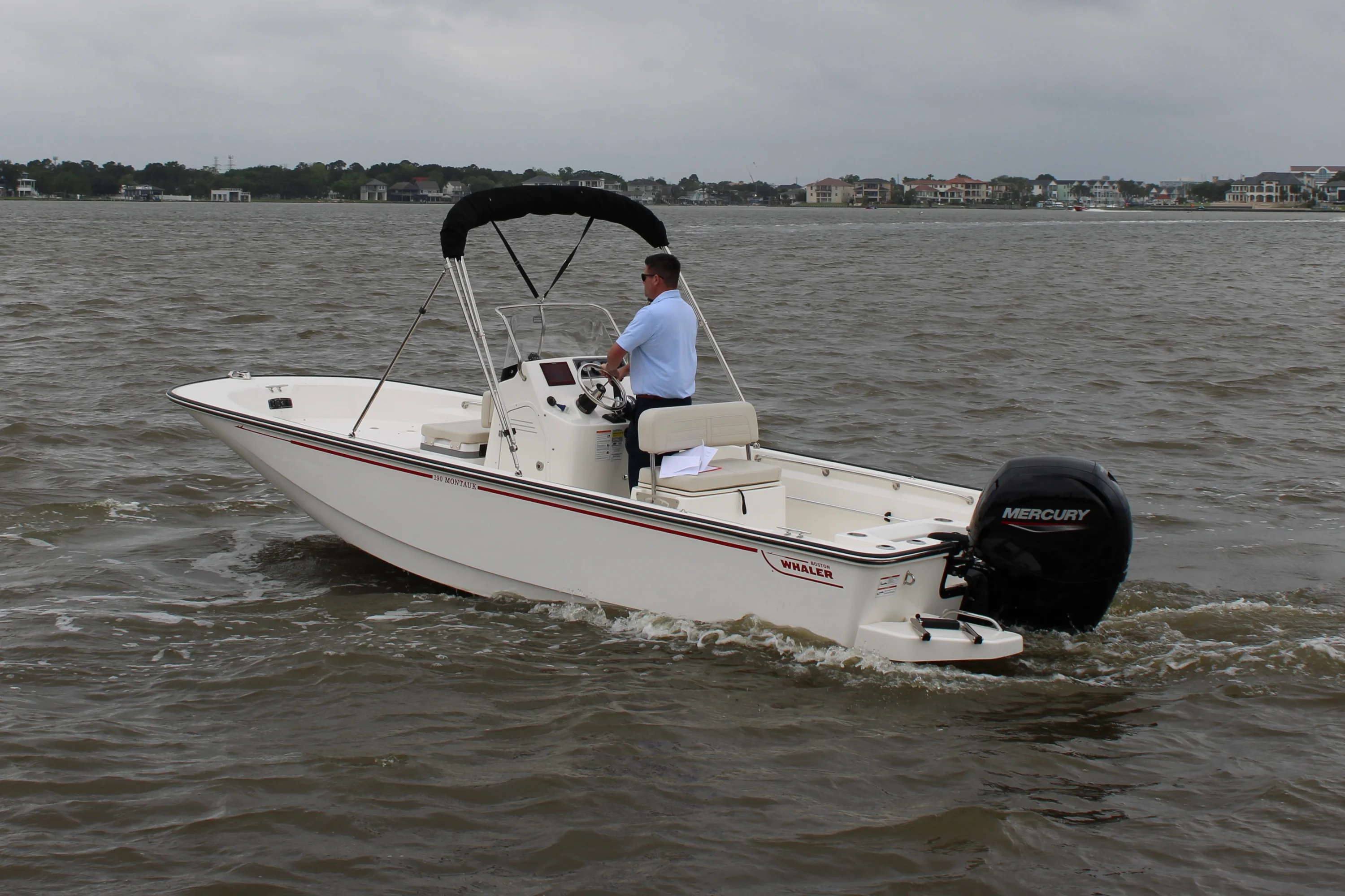 2026 Boston Whaler 190 Montauk Image Thumbnail #1