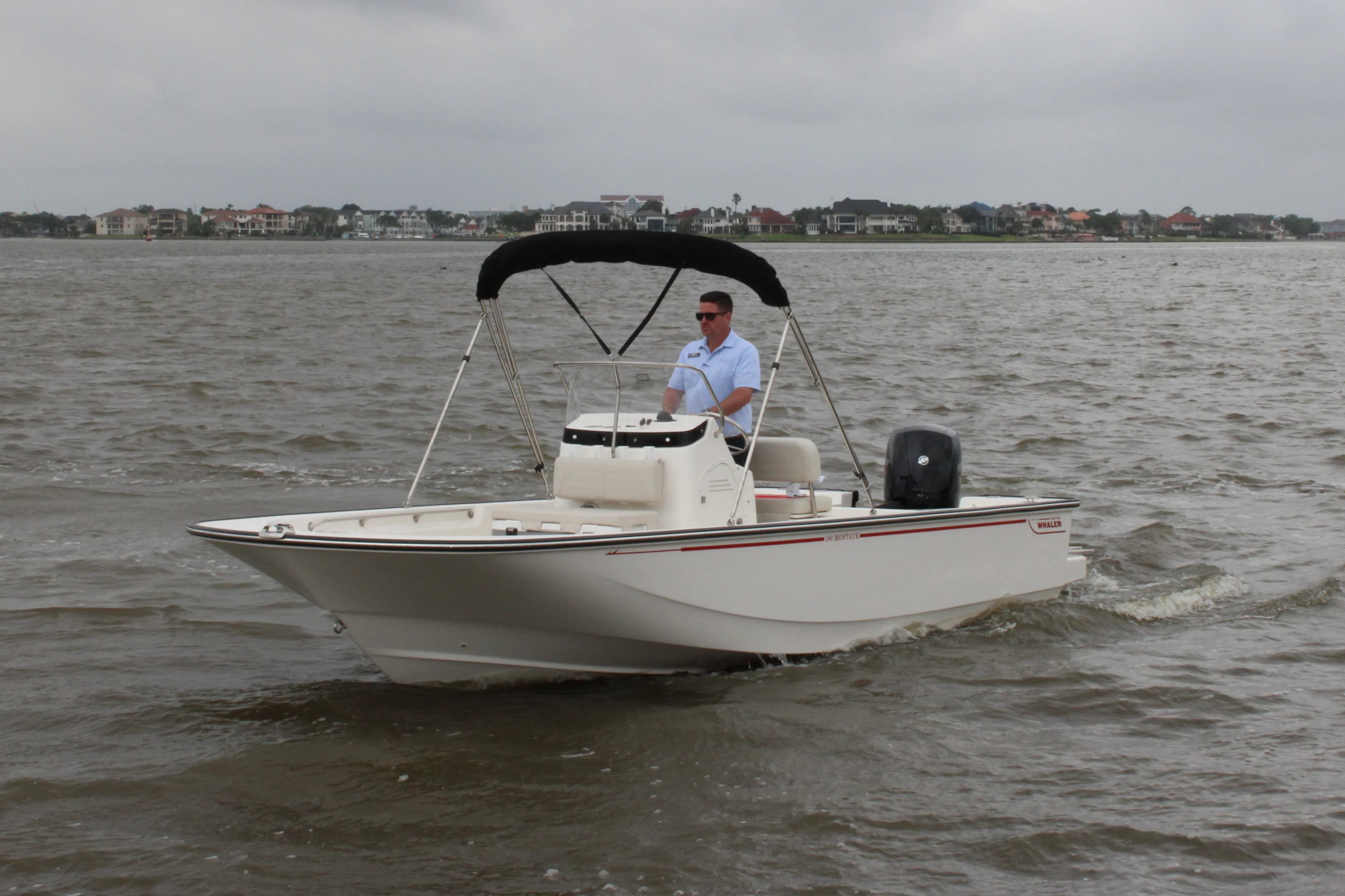 2026 Boston Whaler 190 Montauk Image Thumbnail #9