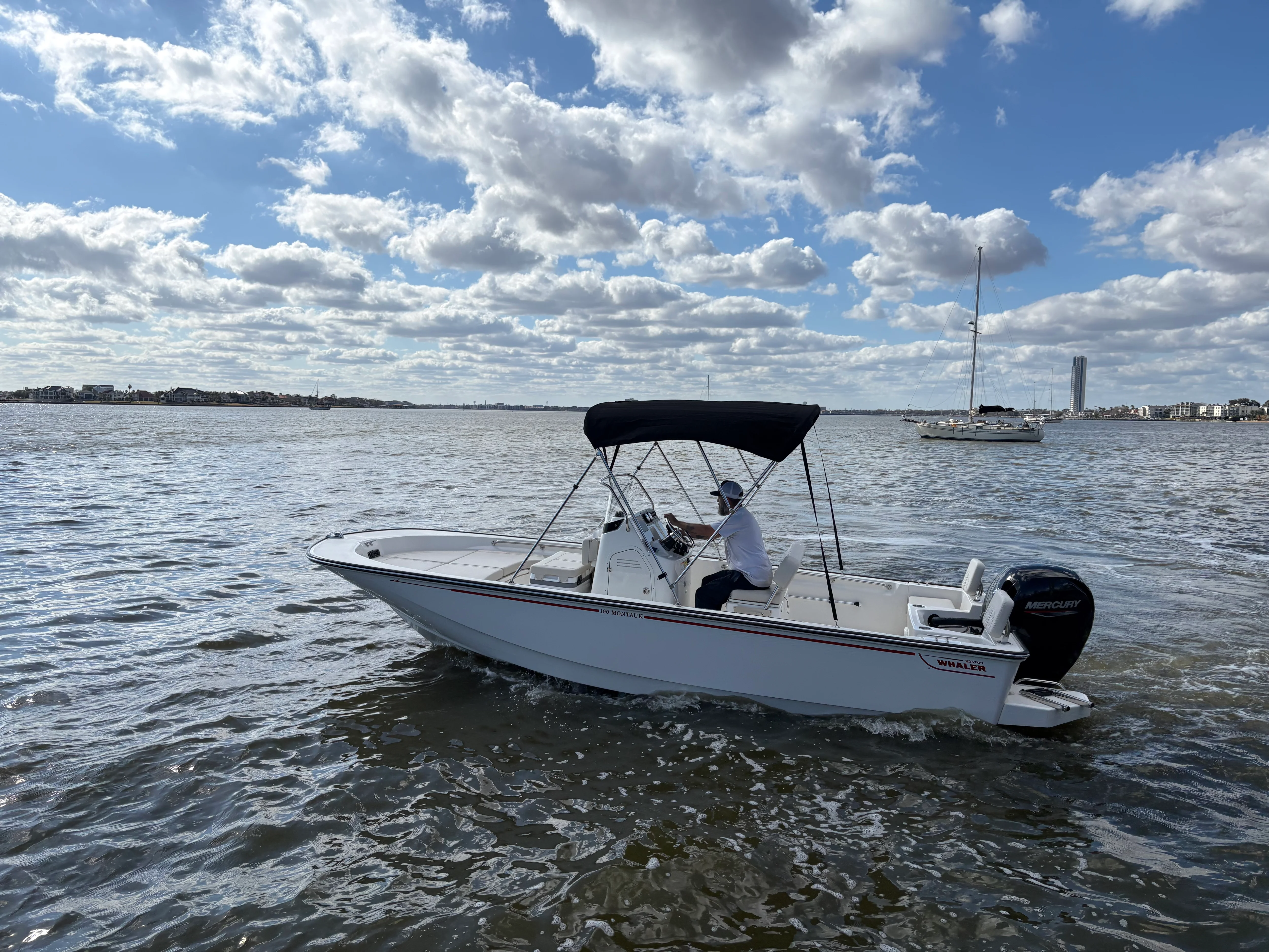 2026 Boston Whaler 190 Montauk Image Thumbnail #2