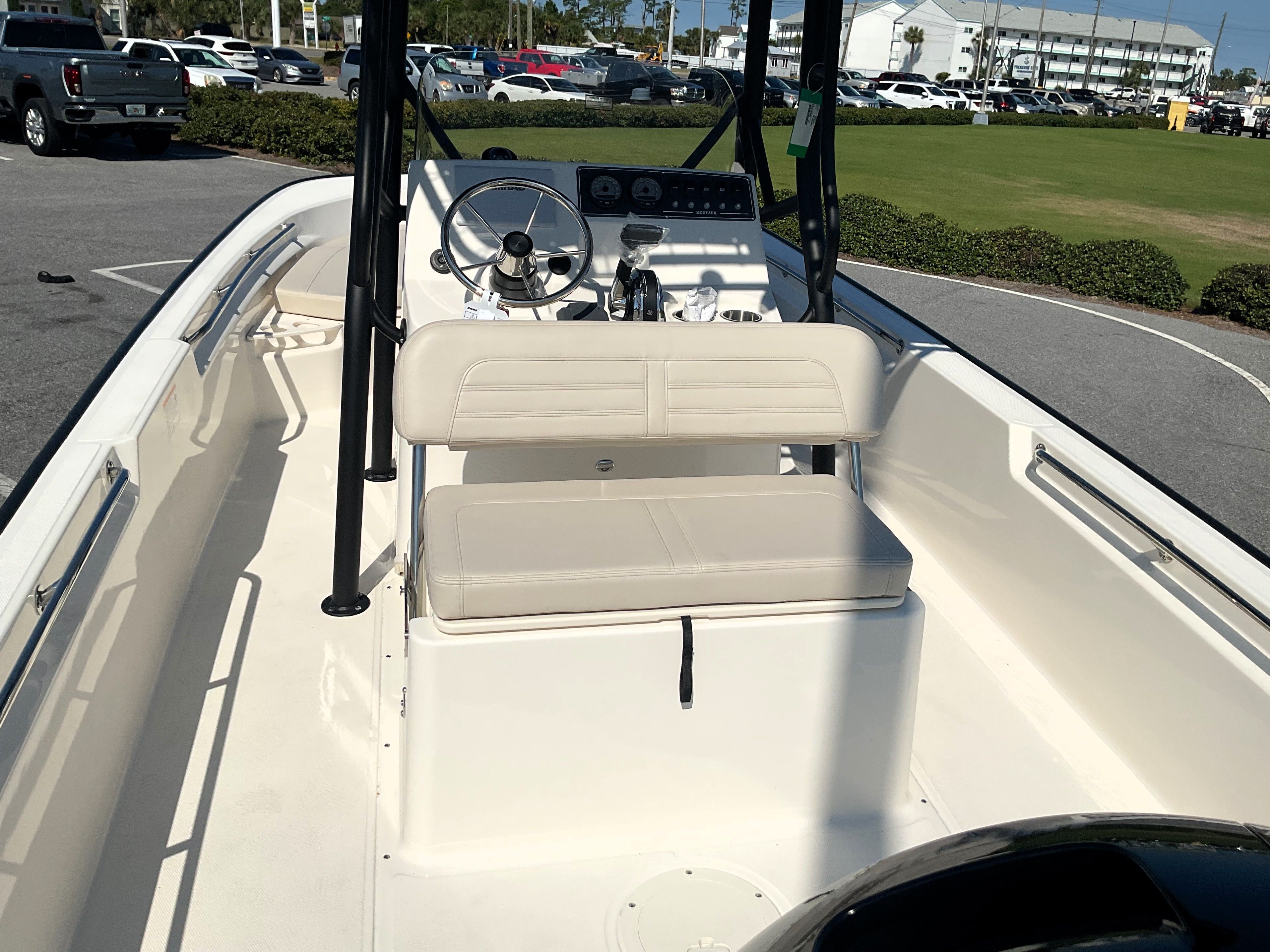 2026 Boston Whaler 190 Montauk Image Thumbnail #11