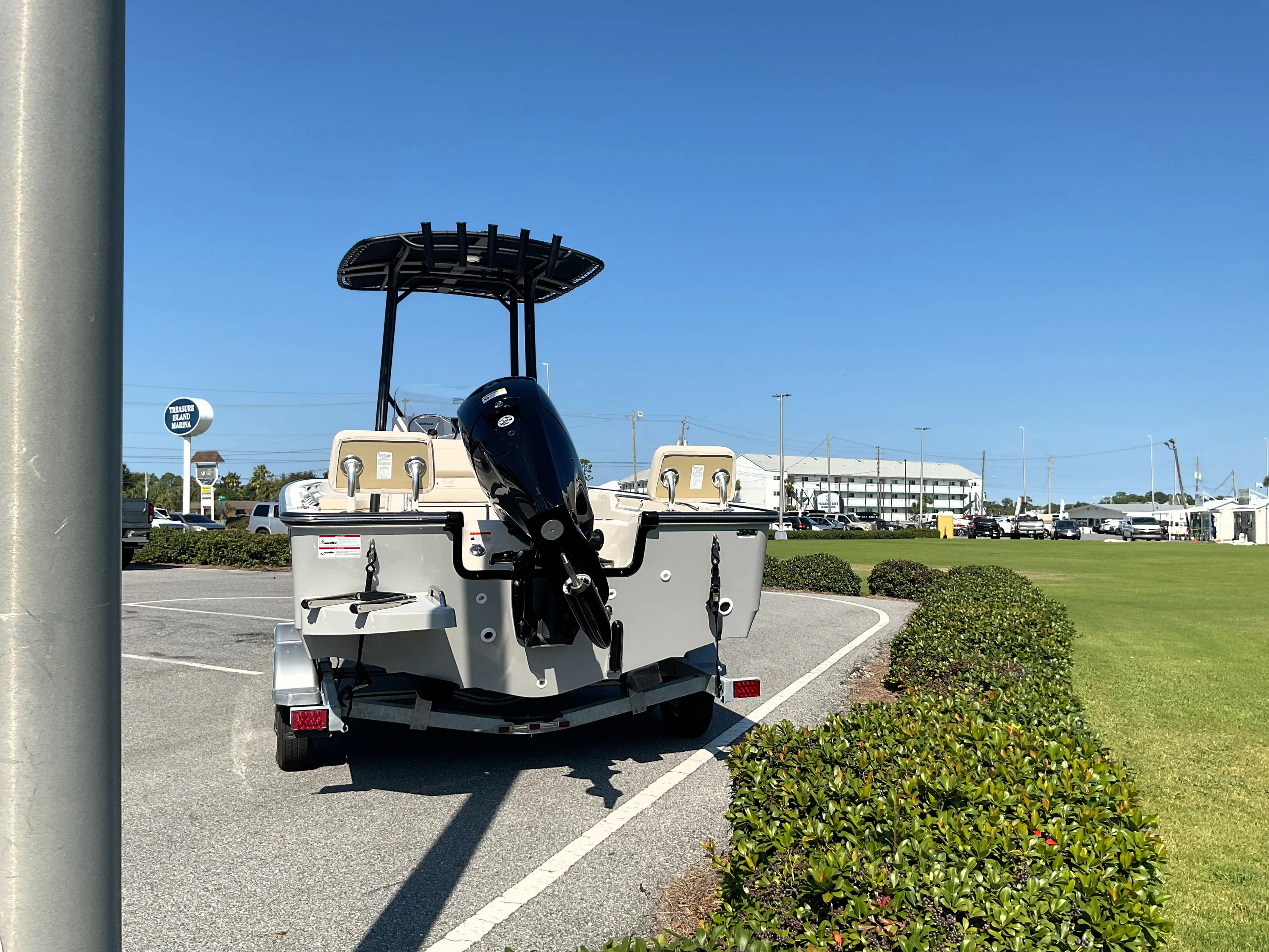 2026 Boston Whaler 190 Montauk Image Thumbnail #7