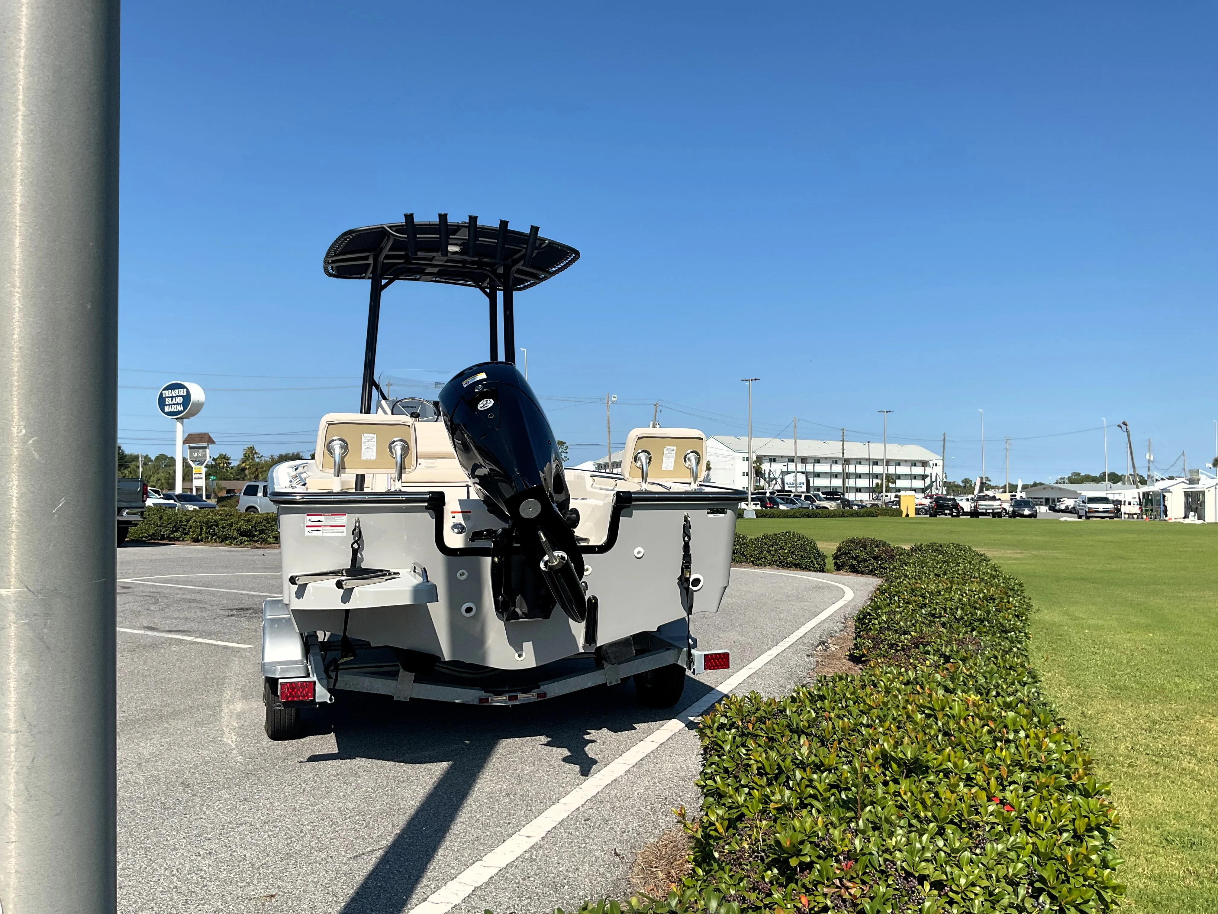 2026 Boston Whaler 190 Montauk Image Thumbnail #7