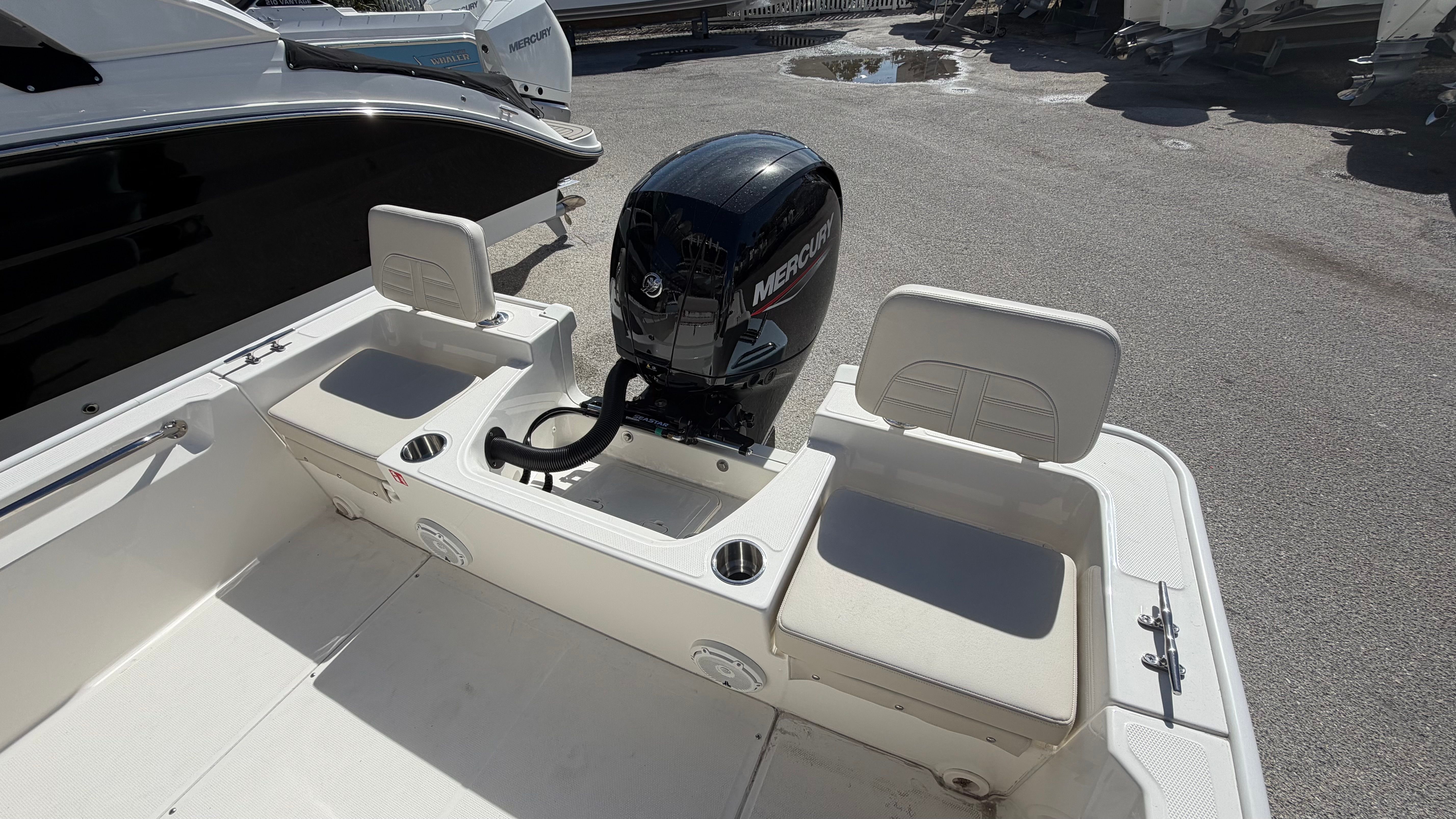 2026 Boston Whaler 190 Montauk Image Thumbnail #3