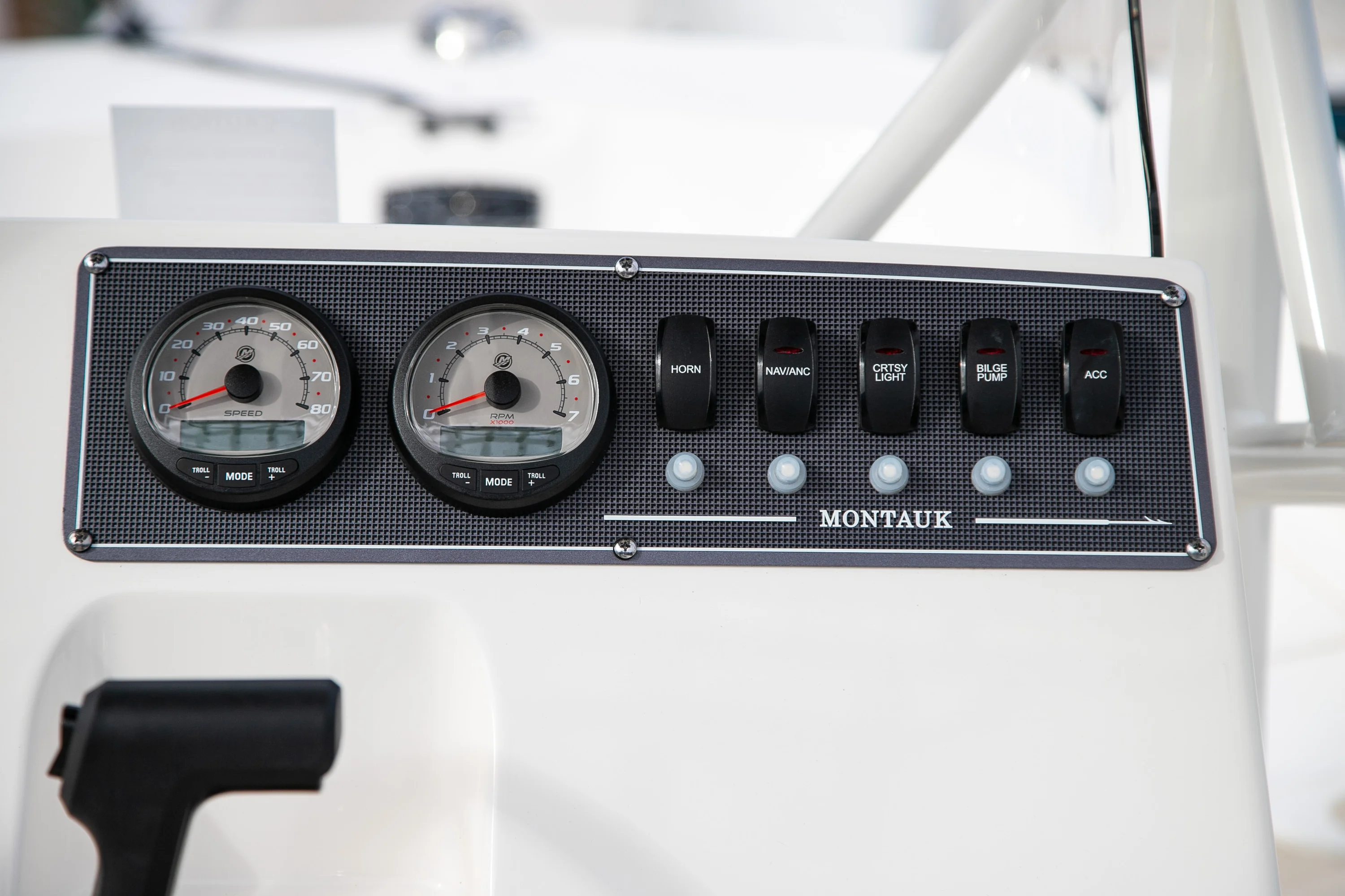 2026 Boston Whaler 190 Montauk Image Thumbnail #5